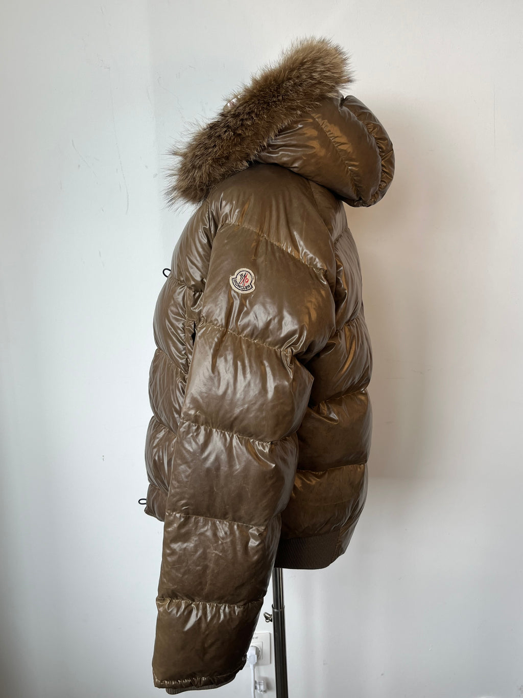 Moncler Herren Daunenjacke Shiny Nylon Olive Gr. 4 Fellkapuze Gebraucht