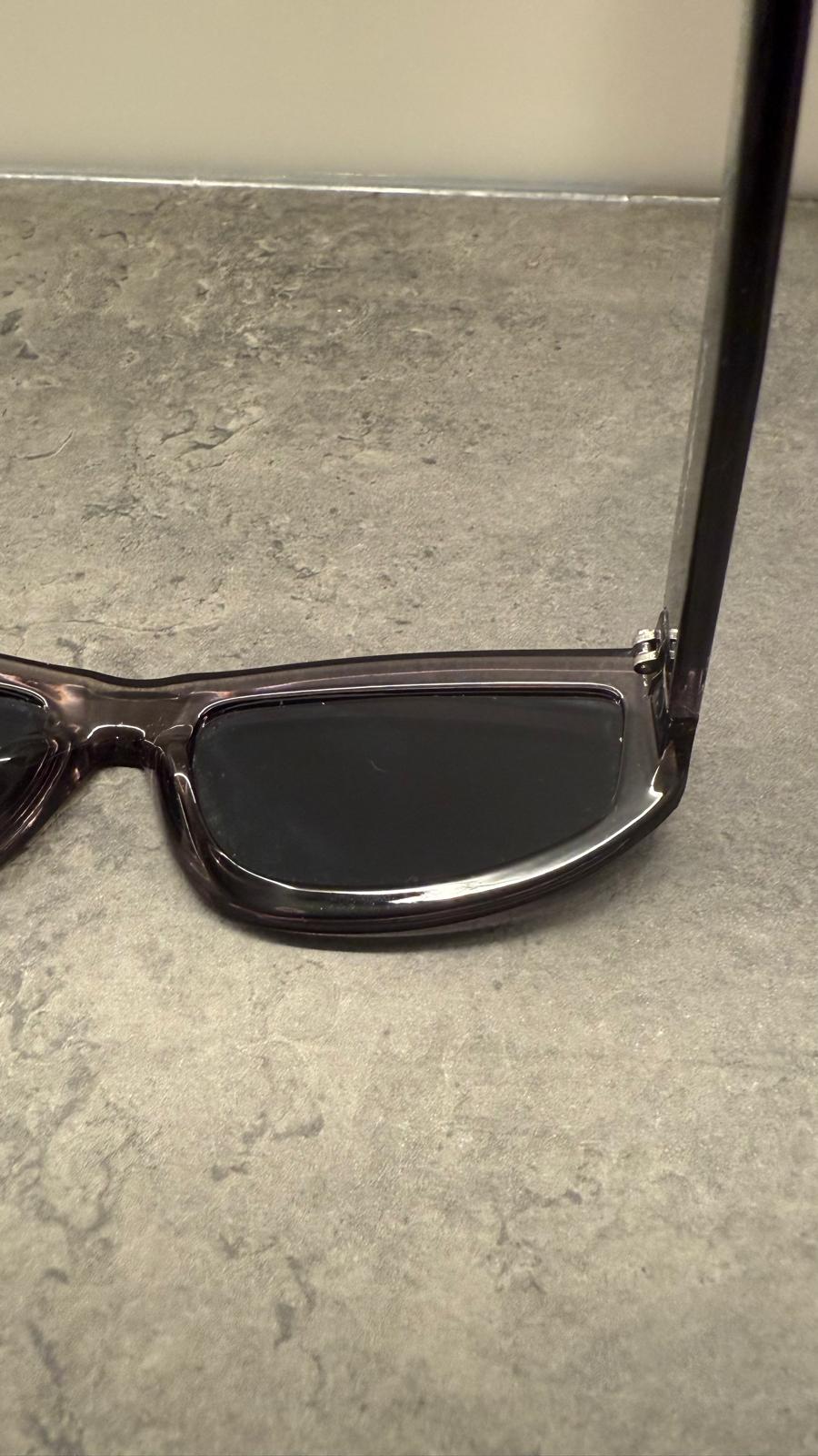 Tommy Hilfiger Jules Sunglasses | Smoke Grey | Acetate | 56-19-143 | Good
