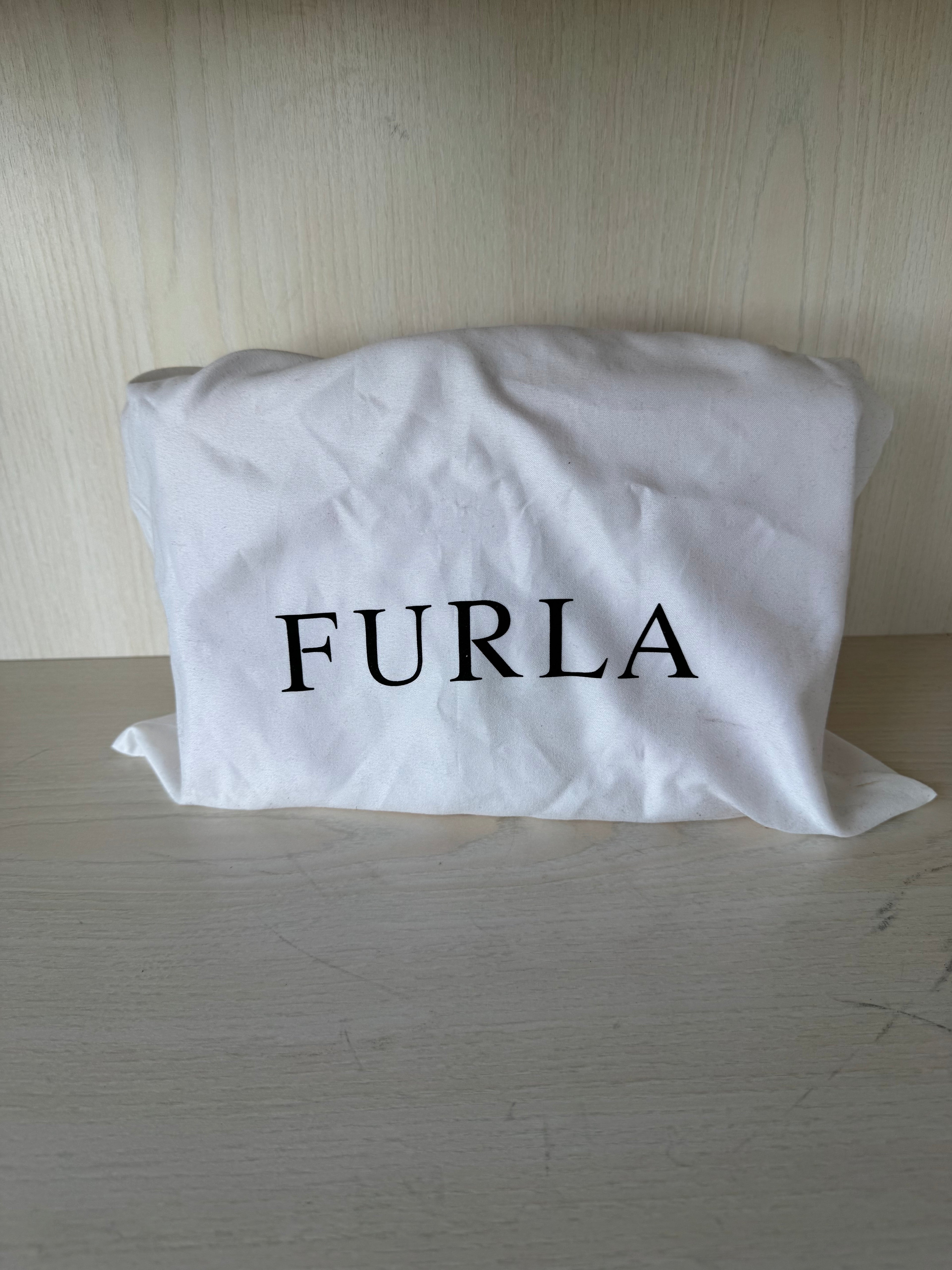 Furla Metropolis Small Schultertasche Moonstone, guter Zustand + Dustbag