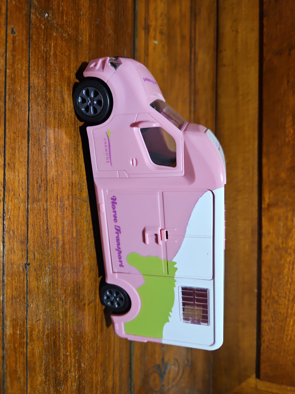 Kids Globe Pferdetransporter 1:32 – pink/grün – sehr guter Zustand