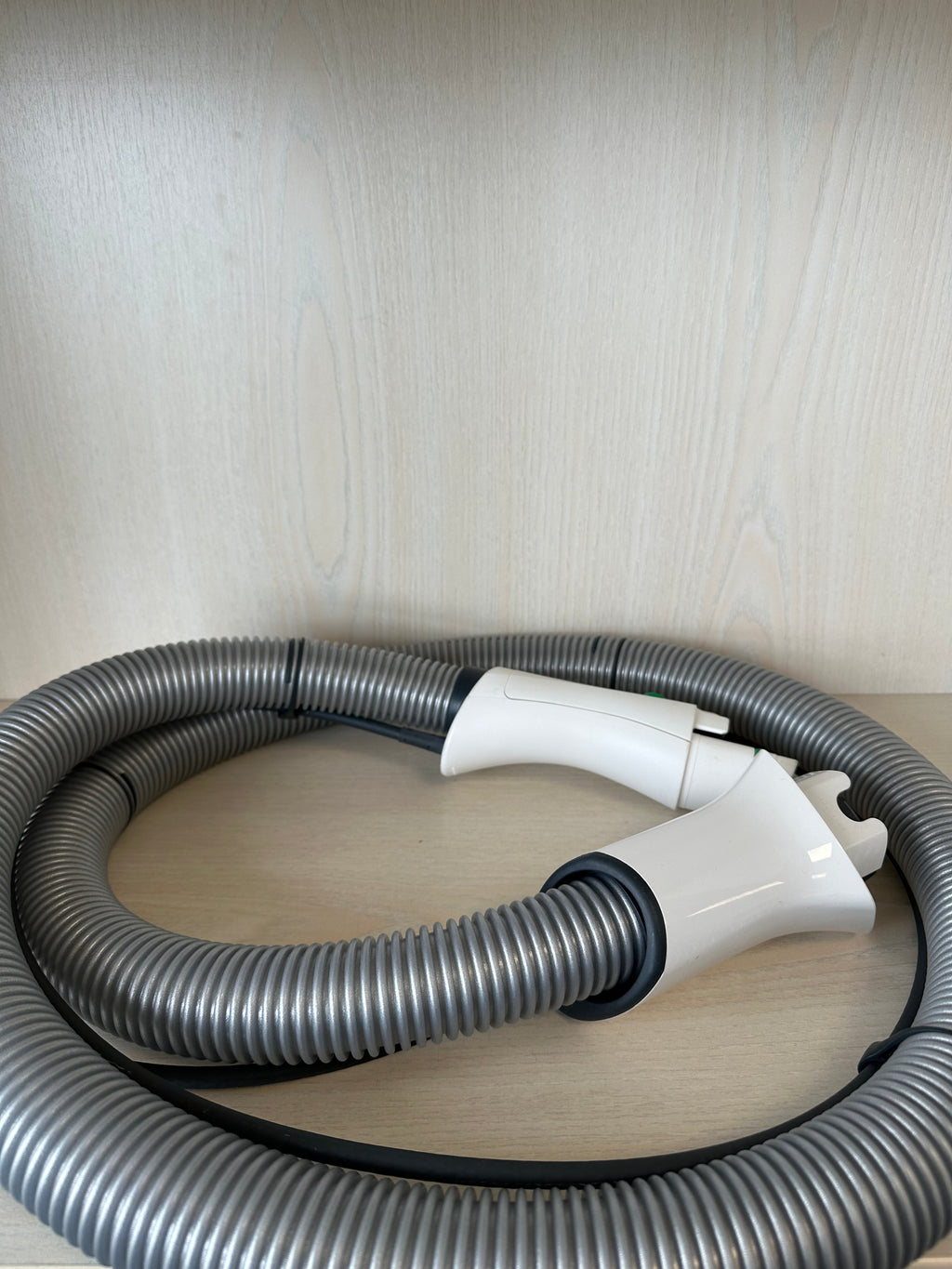 Vorwerk ESS150 Saugschlauch für VK150, 1,5m, Weiß/Grau, guter Zustand