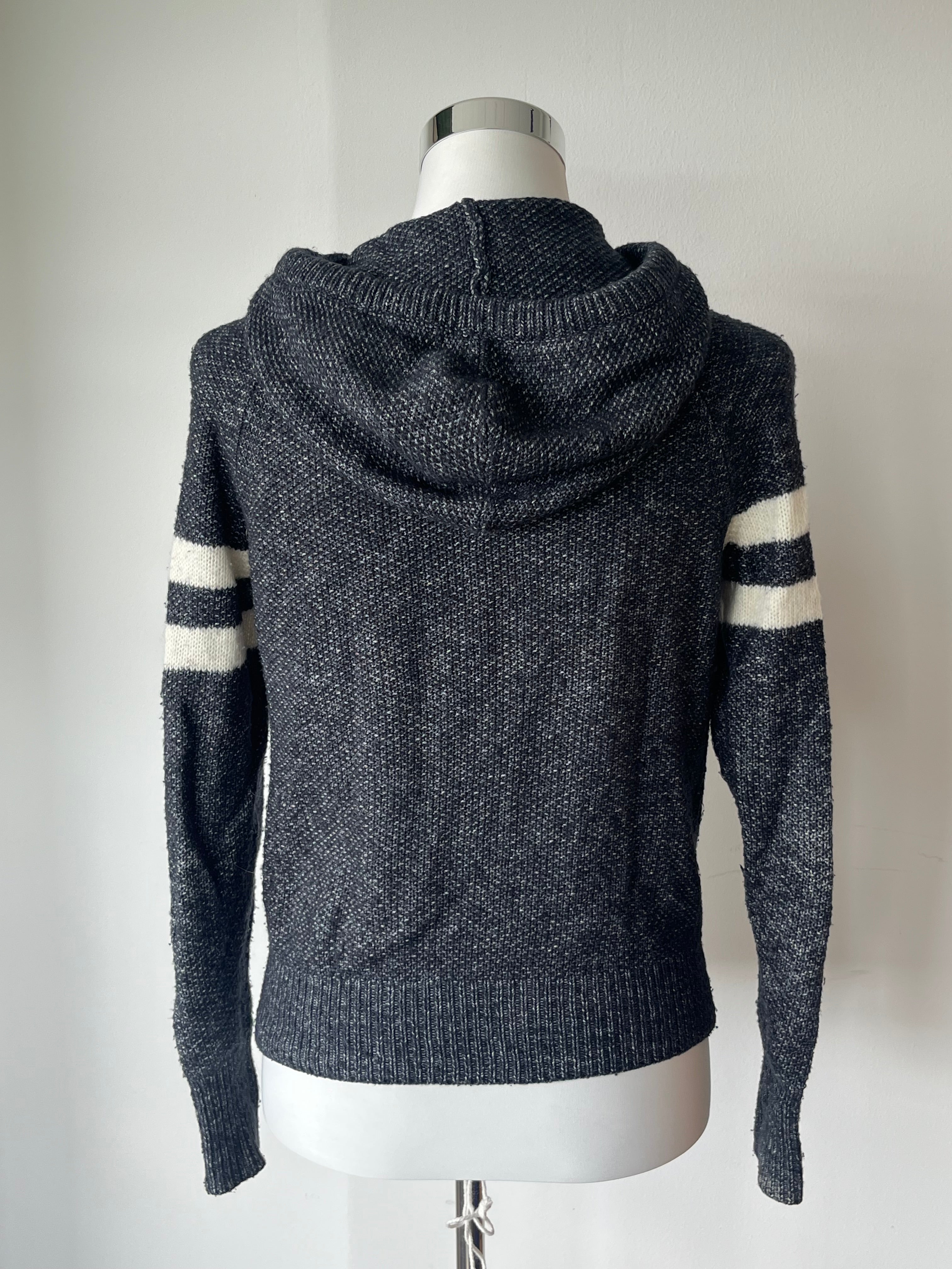 Abercrombie & Fitch Varsity Knit Hoodie XS – Navy mit großem „A“