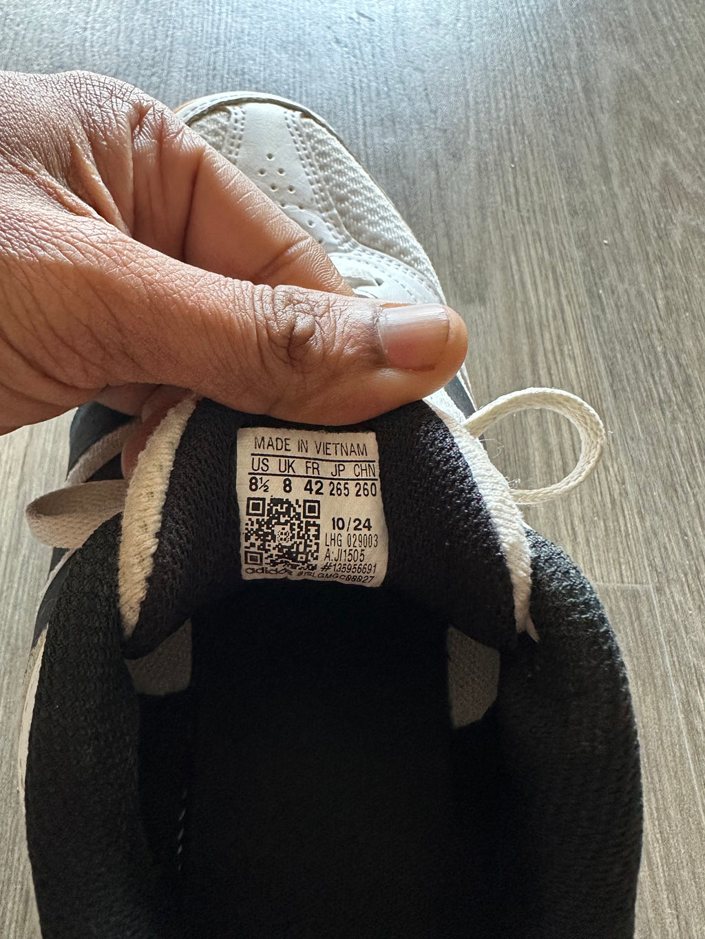 adidas Ligra 8 indoor court shoes White EU 42 – very good condition