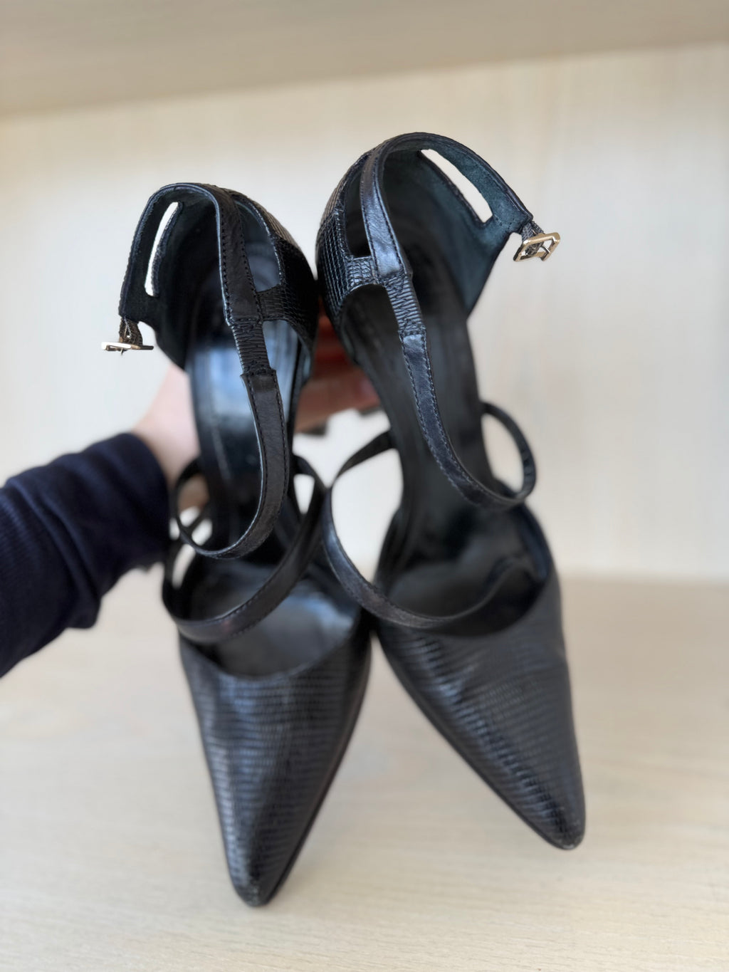 BOSS Damen Ankle-Strap Pumps, Lizard-Prägung, Leder, Schwarz, Gr. 38, Gut