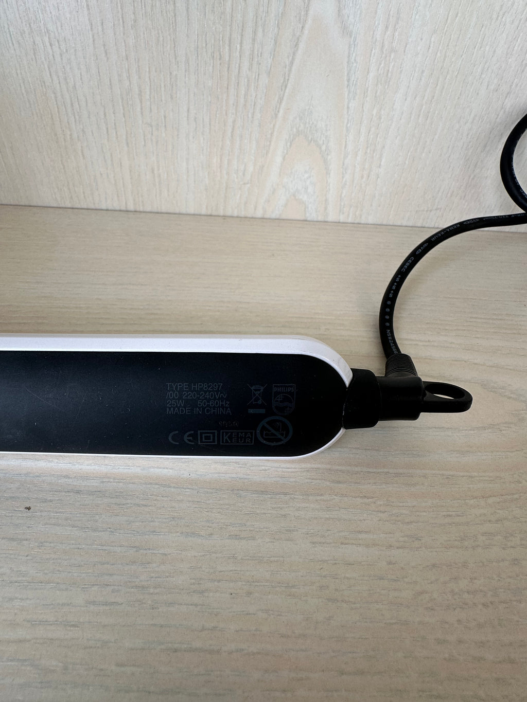 Philips HP8297 Hair Straightener, Ceramic, Ionic, Black/Silver, Very Good