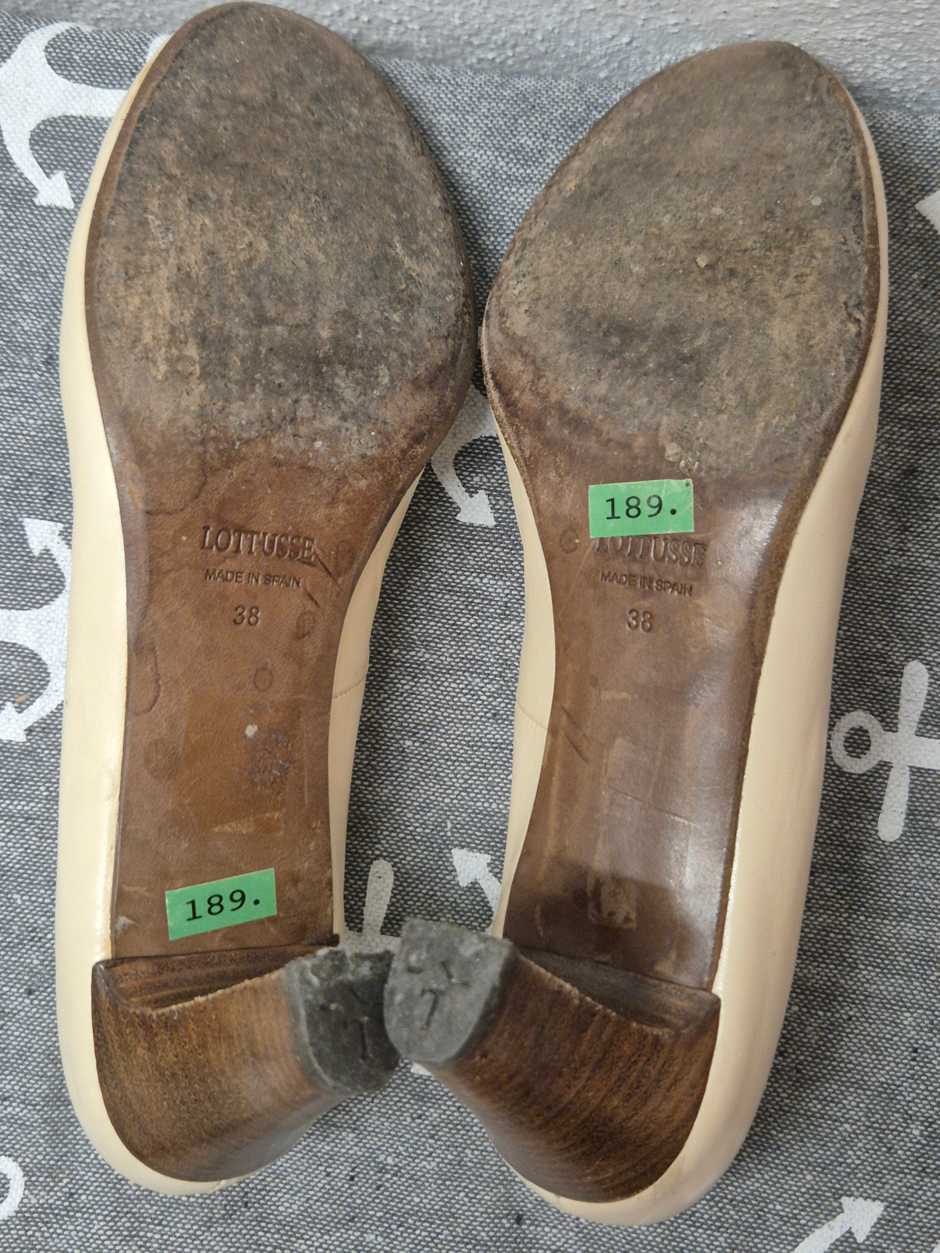 Lottusse Lederpumps, Beige, Gr. 38 – handgefertigt in Spanien, gebraucht