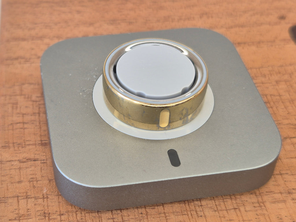 Oura Ring 4 Horizon Gold Medium – Sehr guter Zustand + Ladegerät
