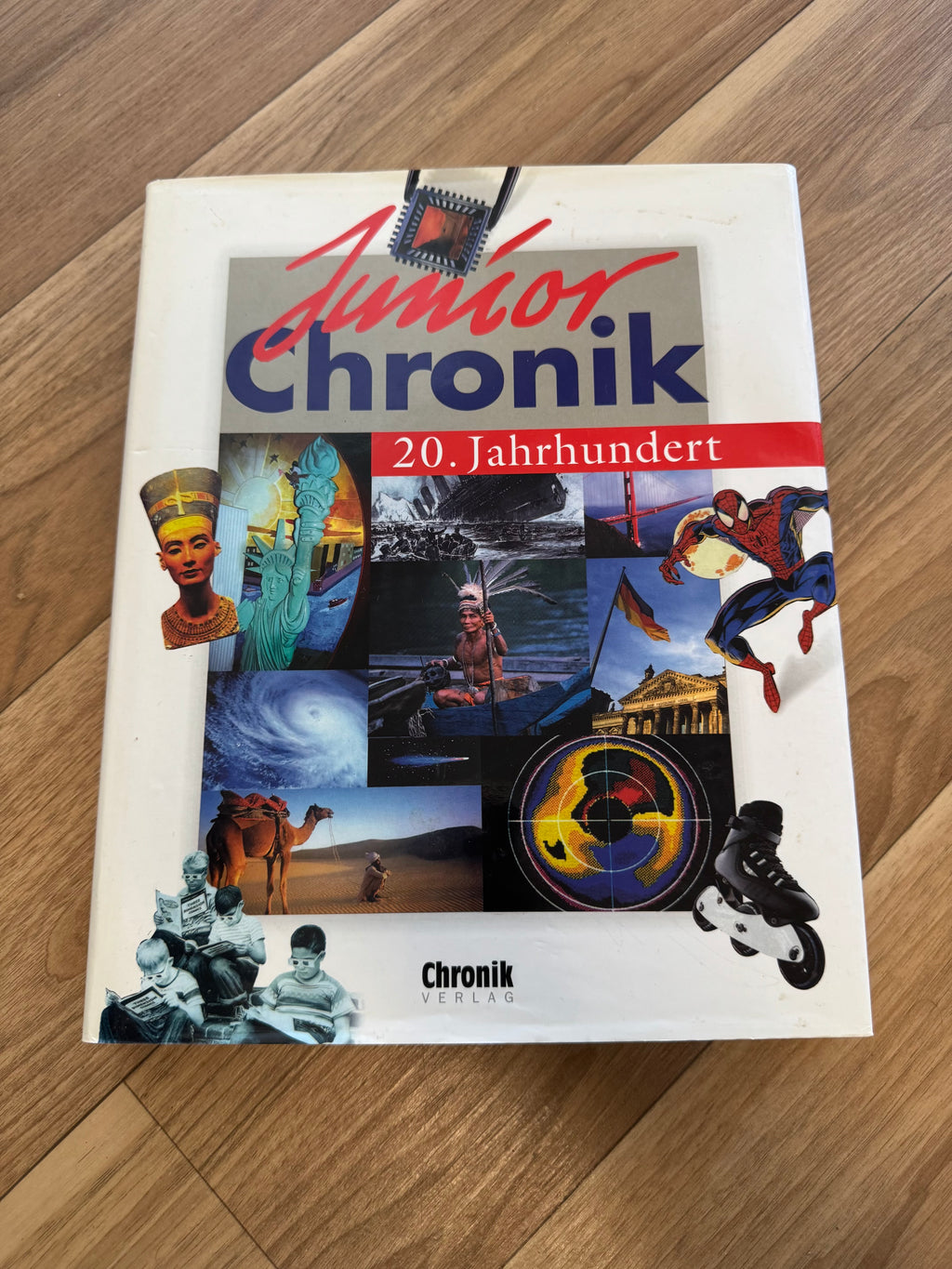 Junior Chronicle – 20th Century (Chronik Verlag, 720pp, Hardcover, Good)