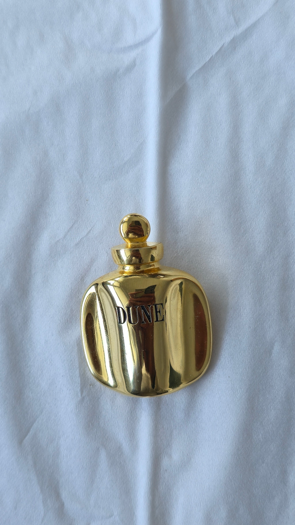 Christian Dior Dune Brosche Parfümflakon | Gold-Ton | ca. 4 cm | Sehr gut