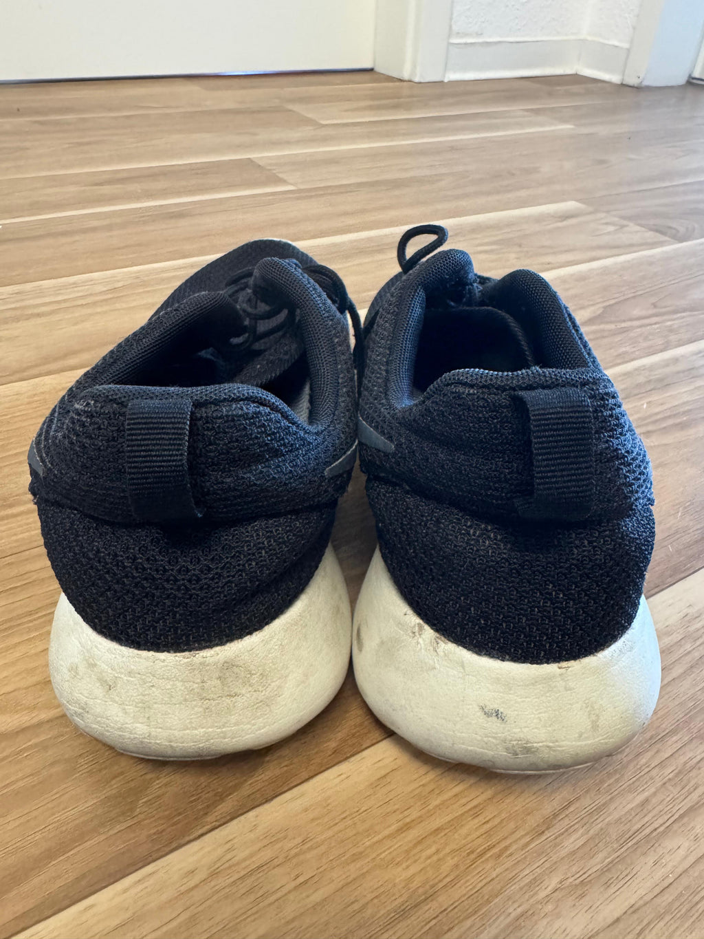 Nike Juvenate Women’s Sneakers EU 38 Palm Green/White – Very Good Condition