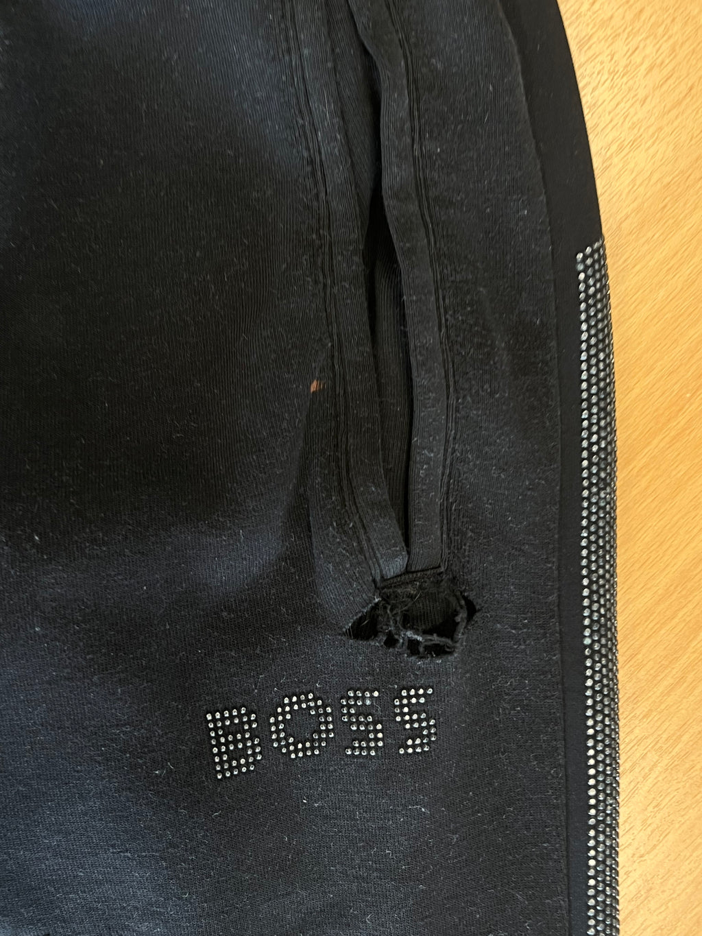 BOSS Athleisure Trainingsanzug Größe M – Schwarz, guter Zustand
