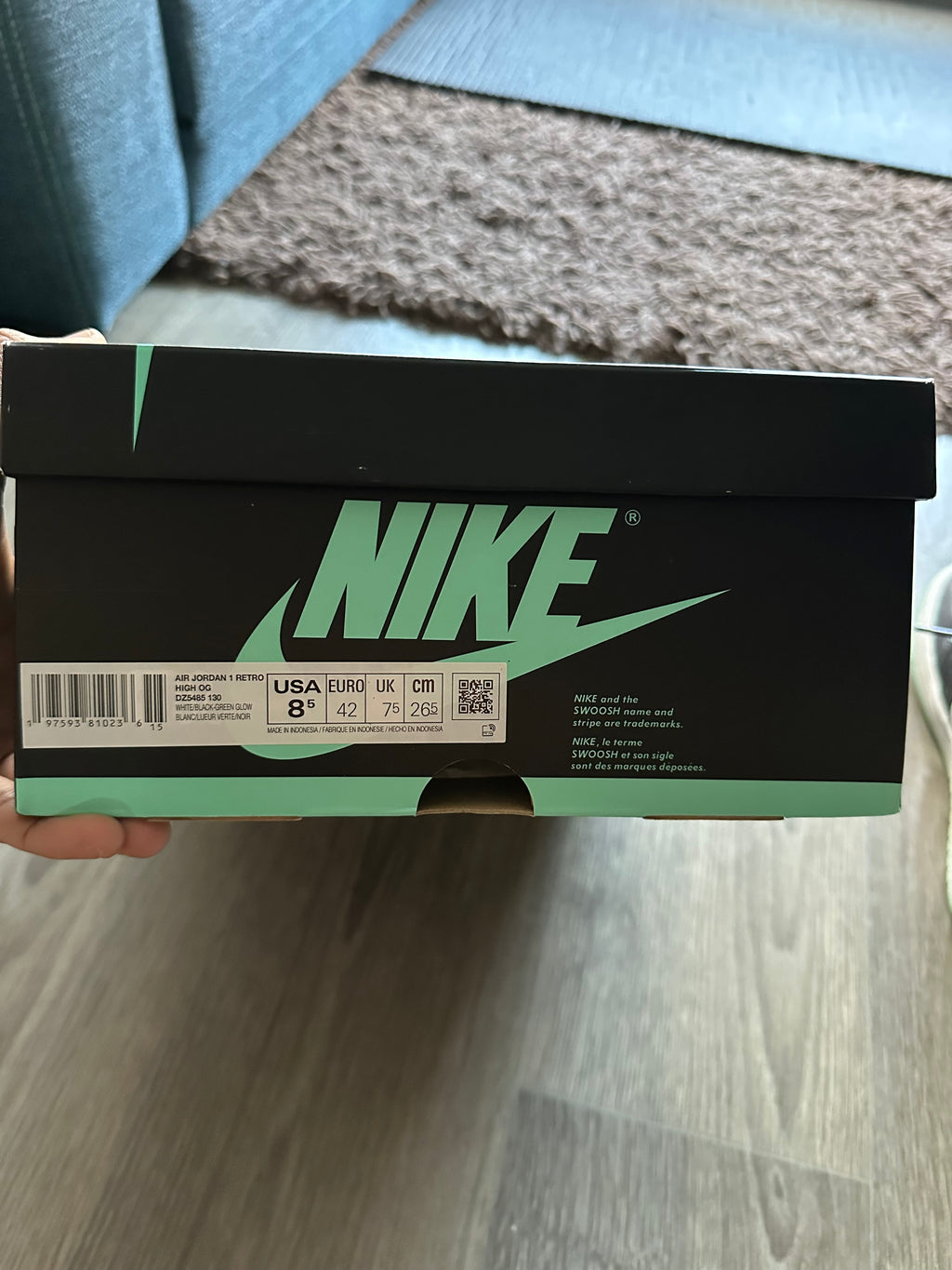 Nike Air Jordan 1 High OG “Green Glow” - EU42 / US8.5 - Very Good