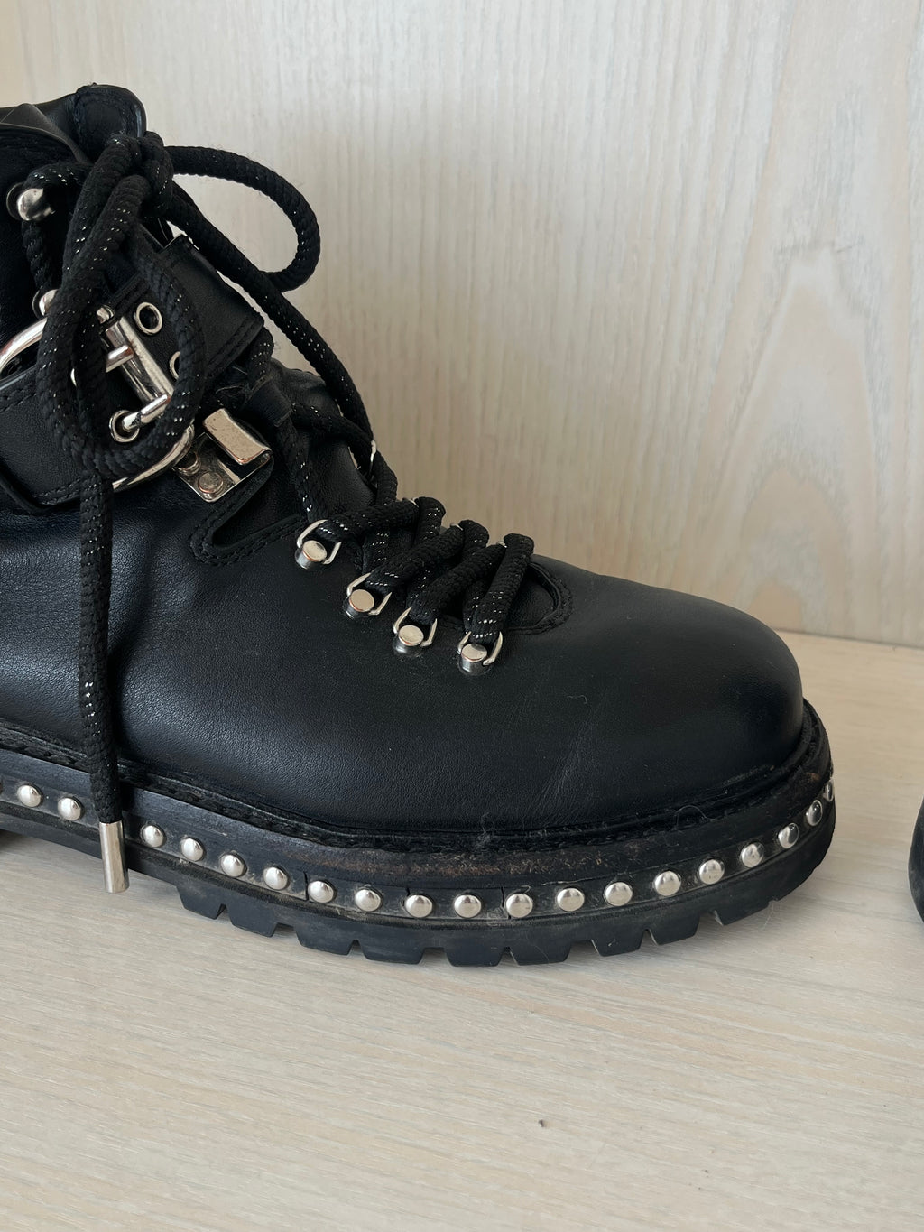 Lola Cruz Leder Combat Boots Nieten Schwarz EU 37 Zustand Gut
