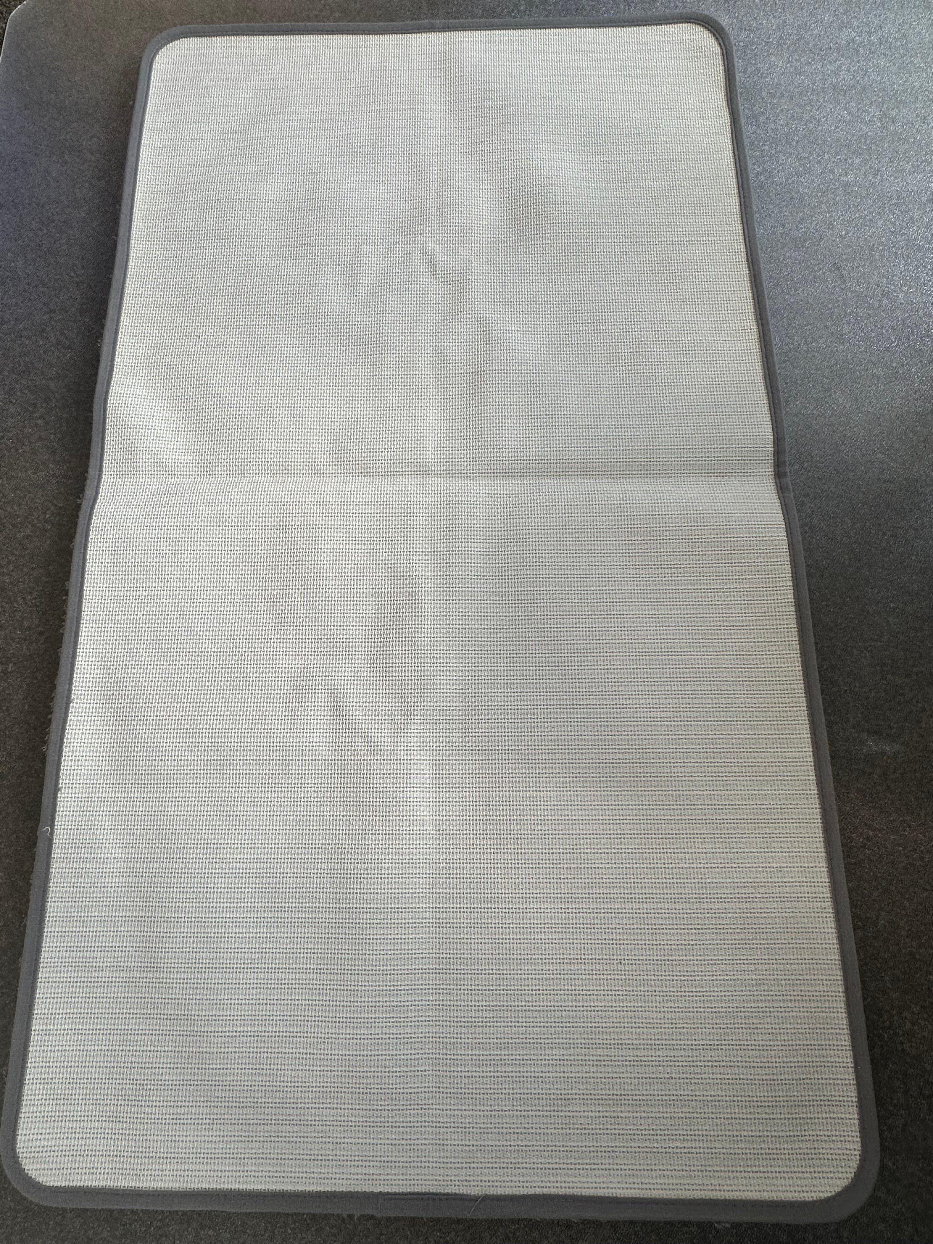 Soft plush grey bath rug 60×90 cm Member's Mark – good condition