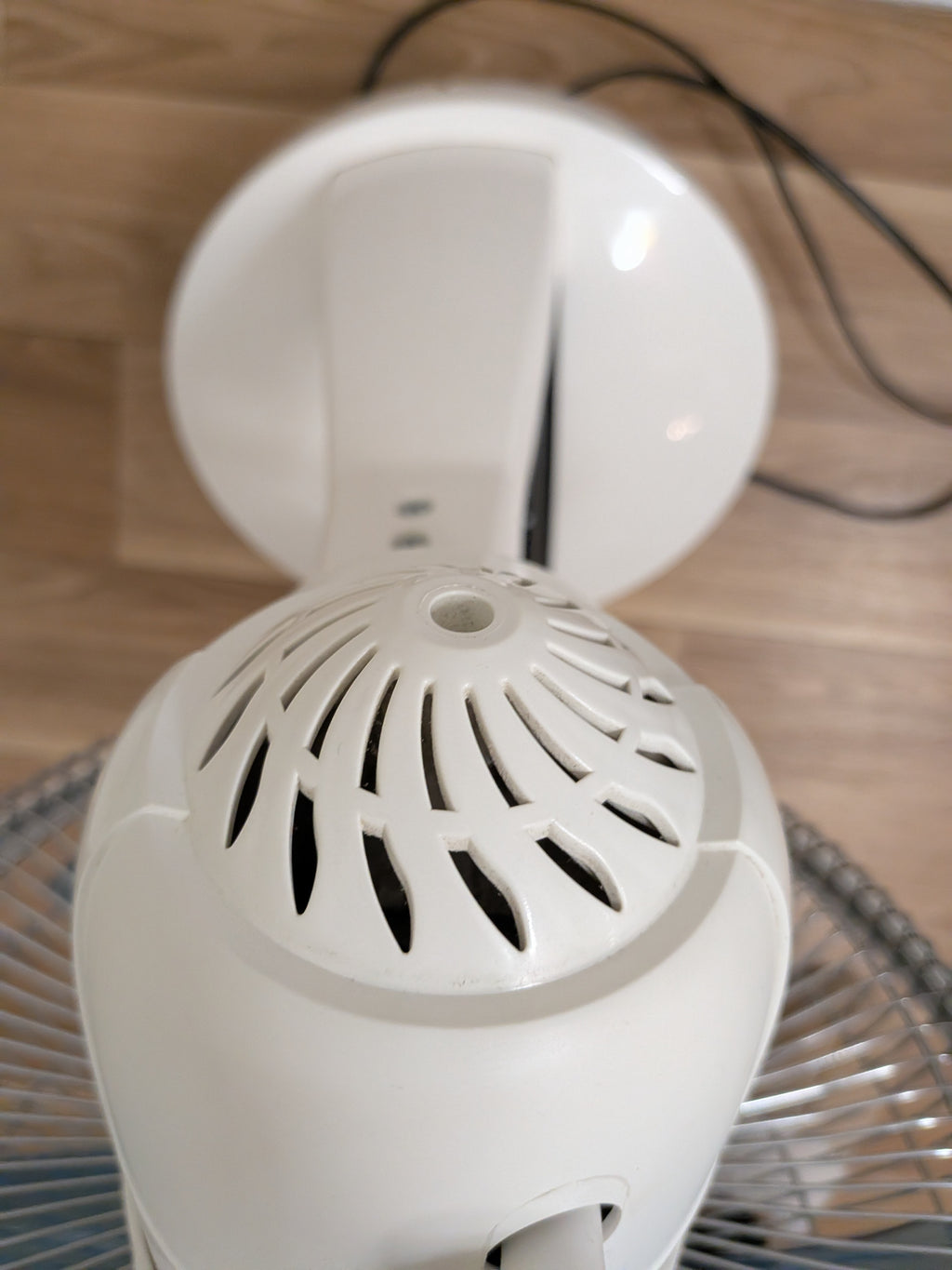 Rowenta Turbo Silence Extreme Table Fan | 4 Speeds | 12″ | White/Blue | Excellent