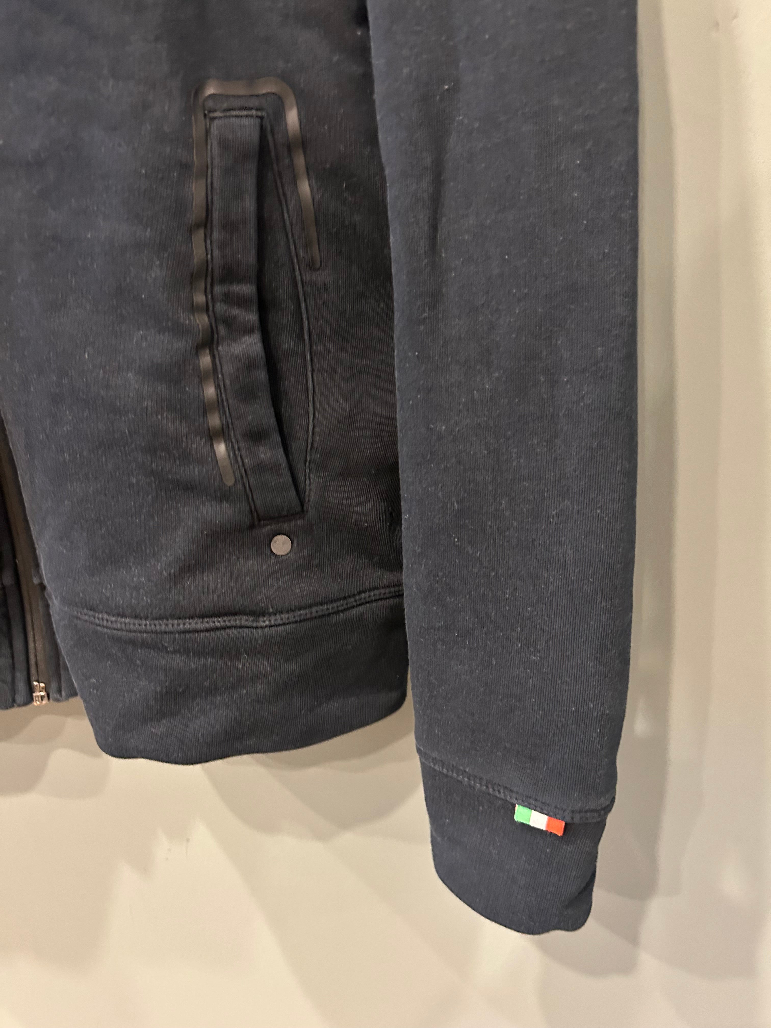 Puma Ferrari Shield Zip-Hoodie S – Schwarz – Guter Zustand