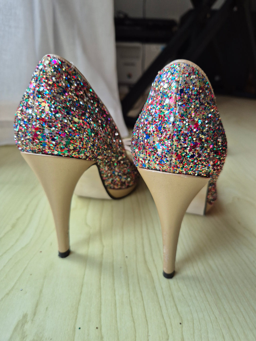 Nina Fiarucci Peep-Toe High Heels, Multicolor Glitter, Gr. 38, Sehr Gut