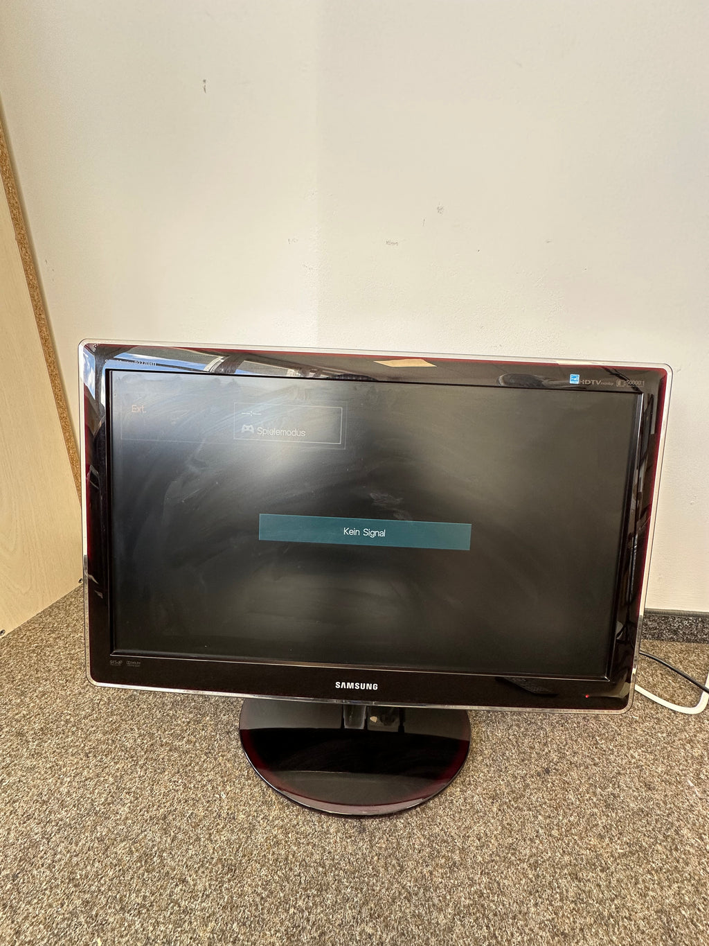 Samsung SyncMaster P2770HD 27 Monitor/HDTV, 1080p, Black, Remote, Very Good