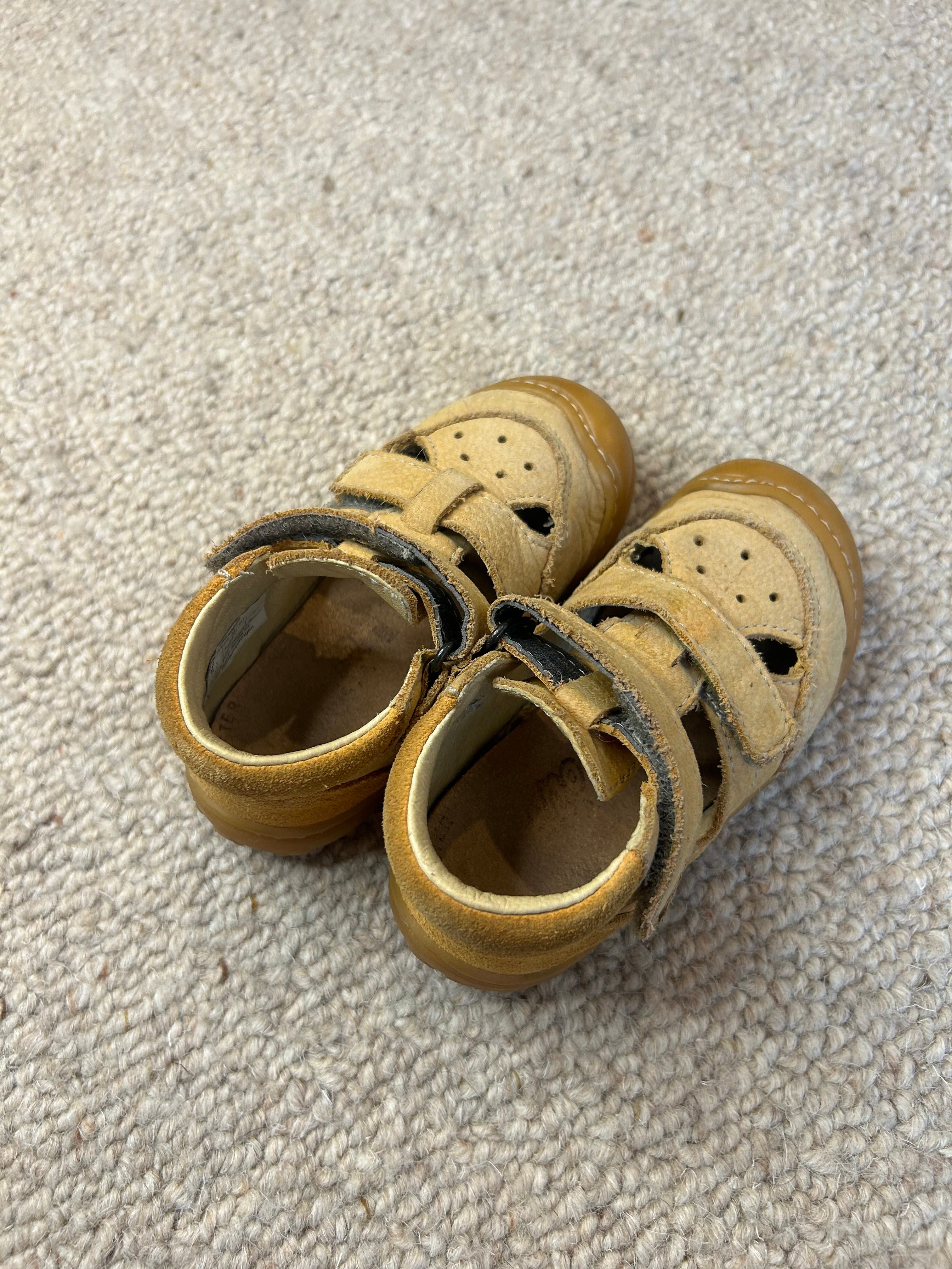 Ricosta Pepino Costa Sandalen geschlossen EU 21 Maisgelb Leder gebraucht