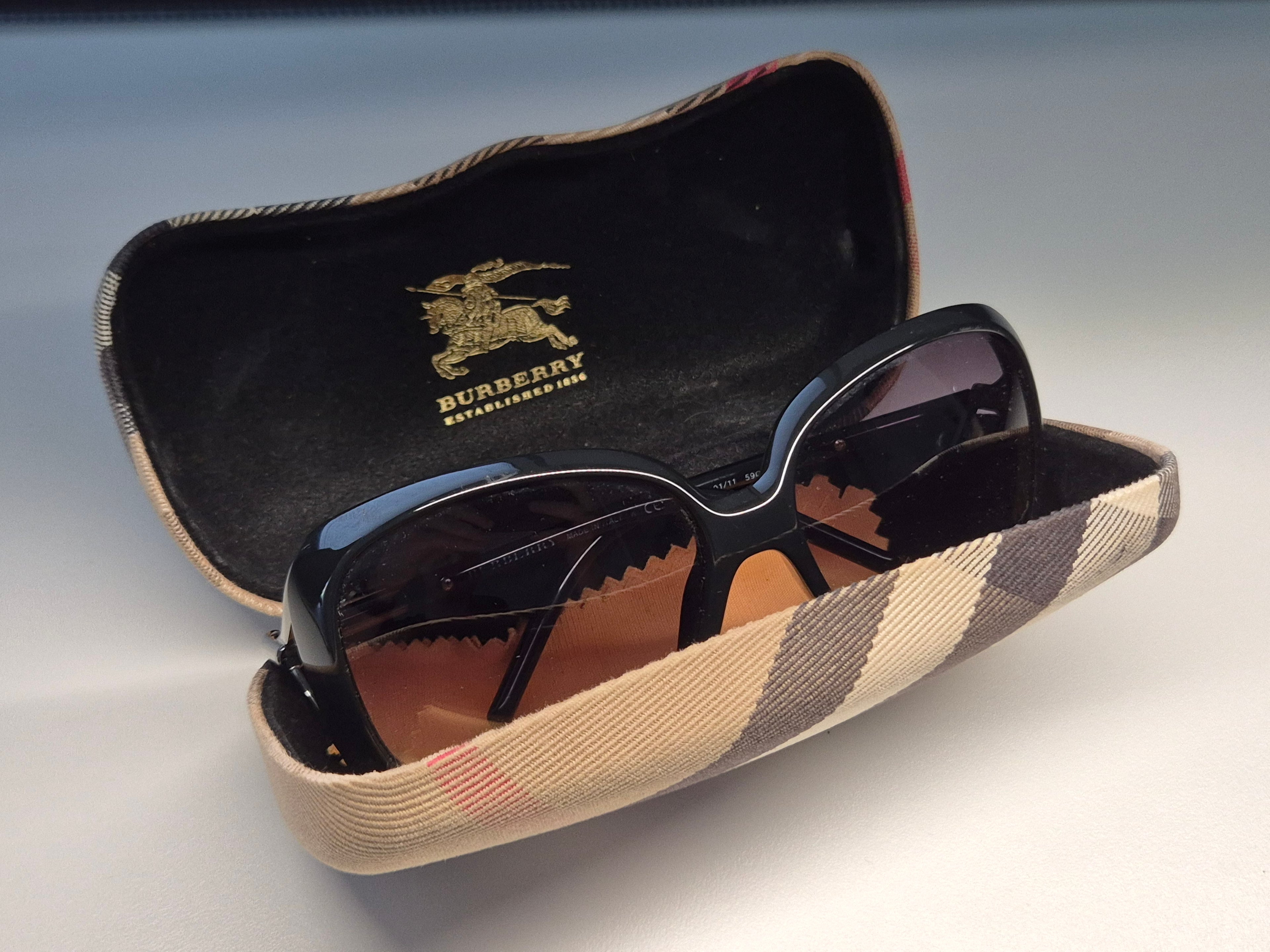 Burberry BE4104 Sunglasses, Black, Gradient Lenses, Acetate, 59-15, Good, Case
