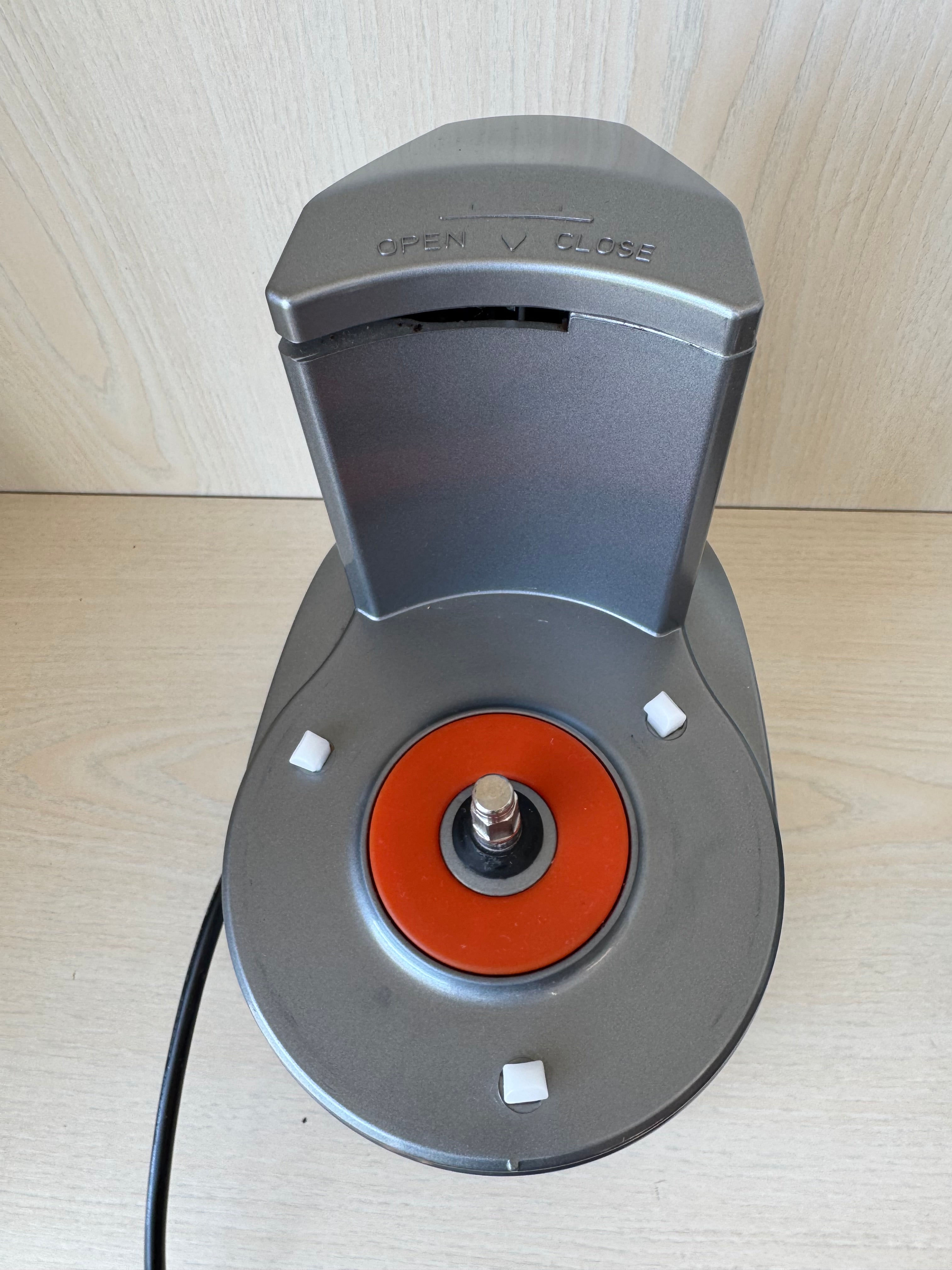 AMZCHEF ZJ5834 Slow Juicer 150W Silber/Schwarz mit Behältern, guter Zustand