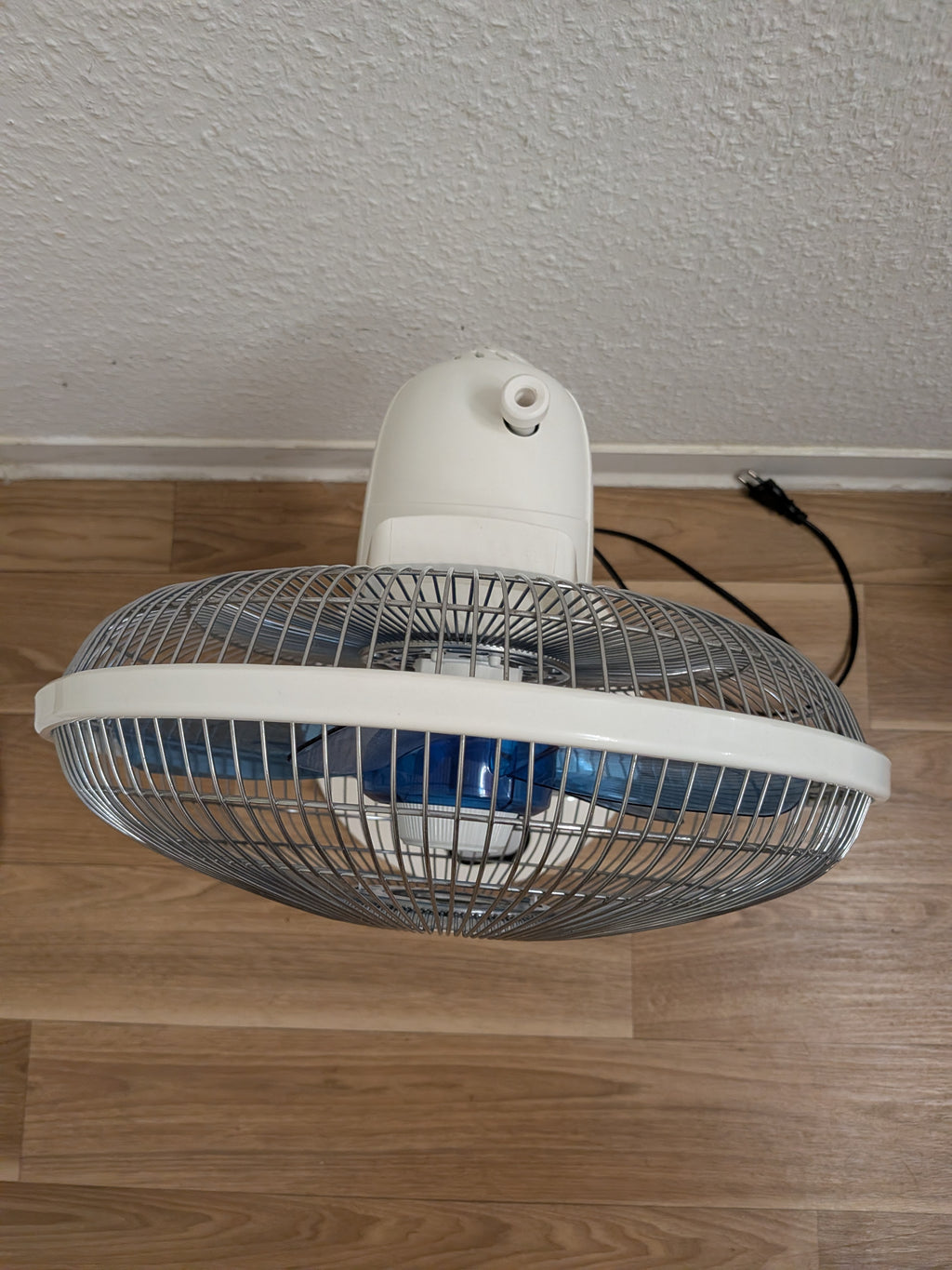 Rowenta Turbo Silence Extreme Table Fan | 4 Speeds | 12″ | White/Blue | Excellent