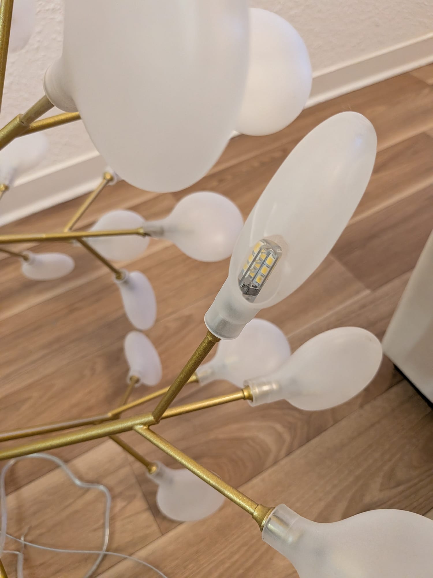 NZDY Nordic Firefly LED Kronleuchter Ø60cm, Mattgold, Warmweiß, Gut