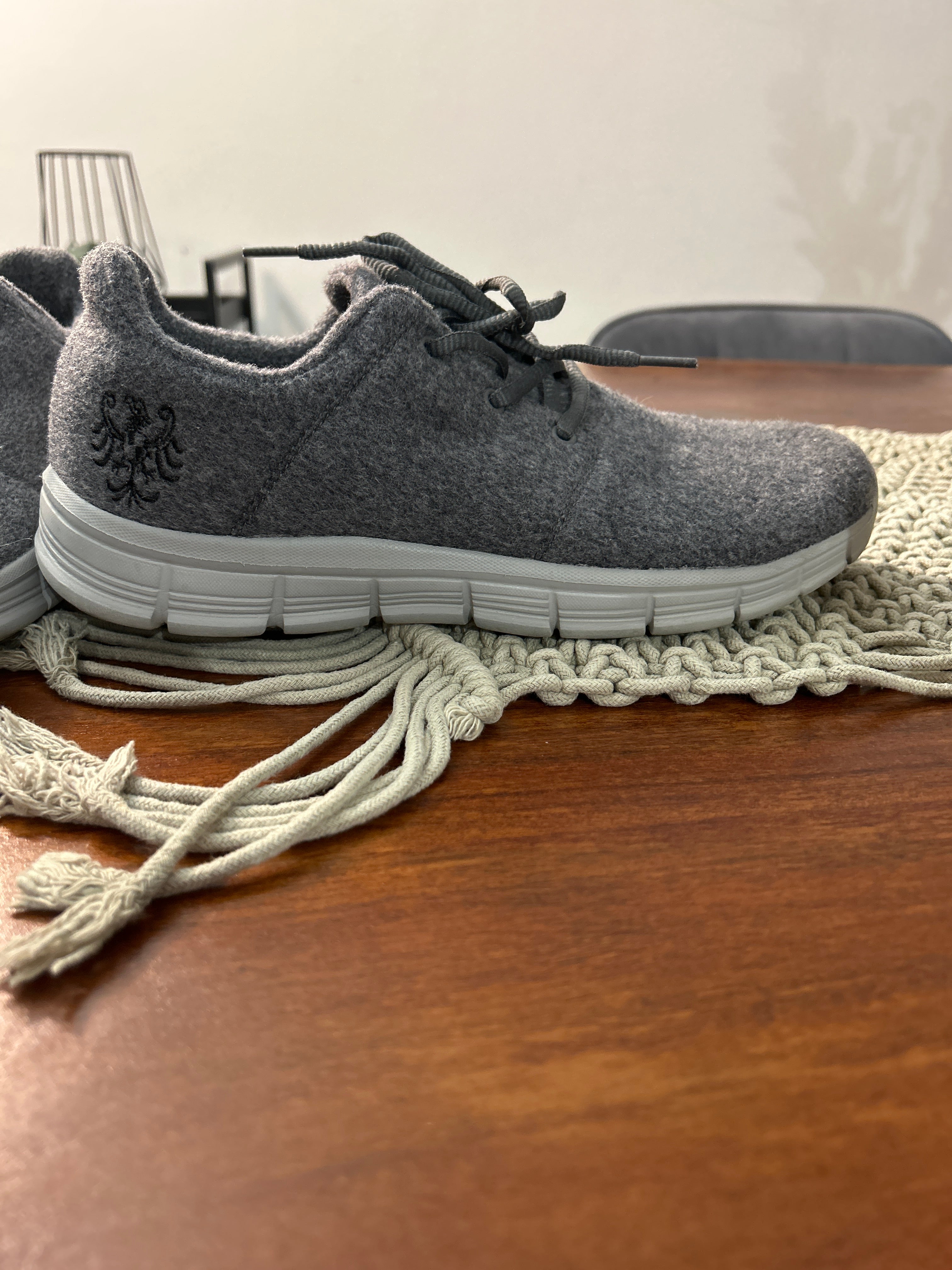 Tiroler Loden Merino-Sneaker Unisex – Grey – EU 40 – Very Good Condition
