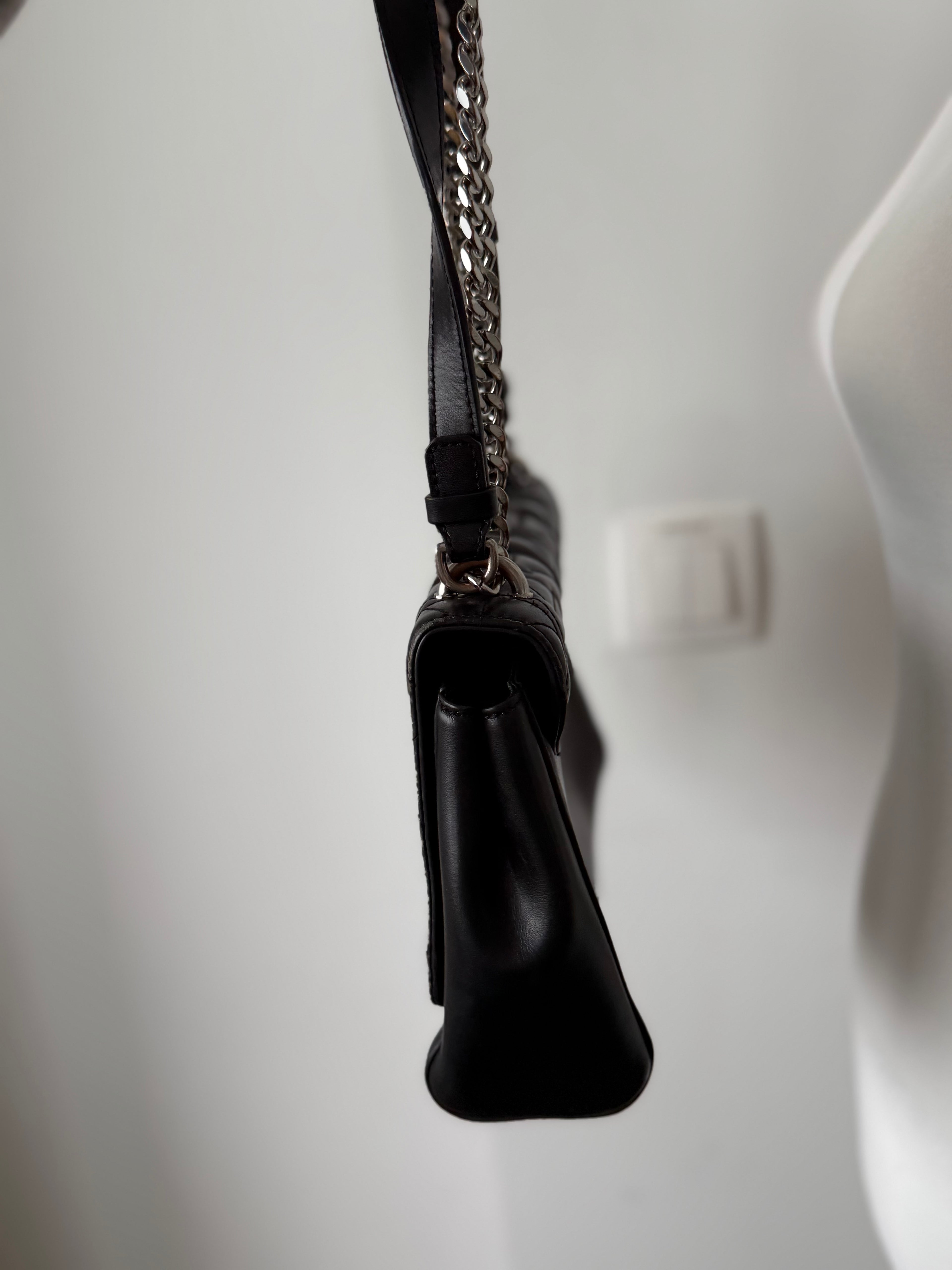 Karl Lagerfeld K/Kuilted Leder Tasche Schwarz, Kette & Schulterriemen, Gut