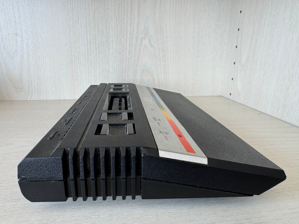 Atari 2600 Junior „Rainbow“ PAL – Kult-Konsole, guter Zustand