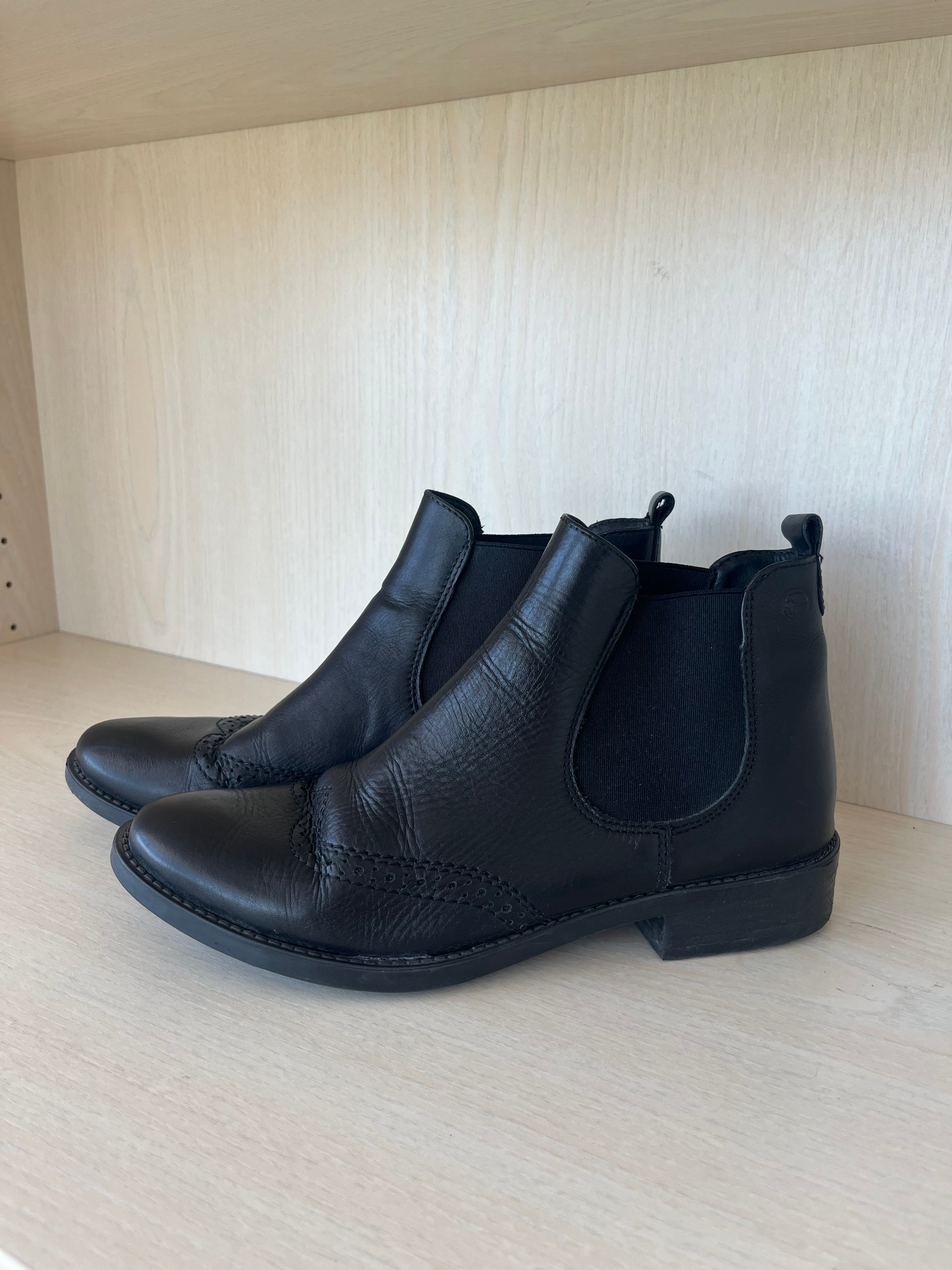 Tamaris Chelsea Boots Schwarz Leder Gr. 39 – Guter Zustand