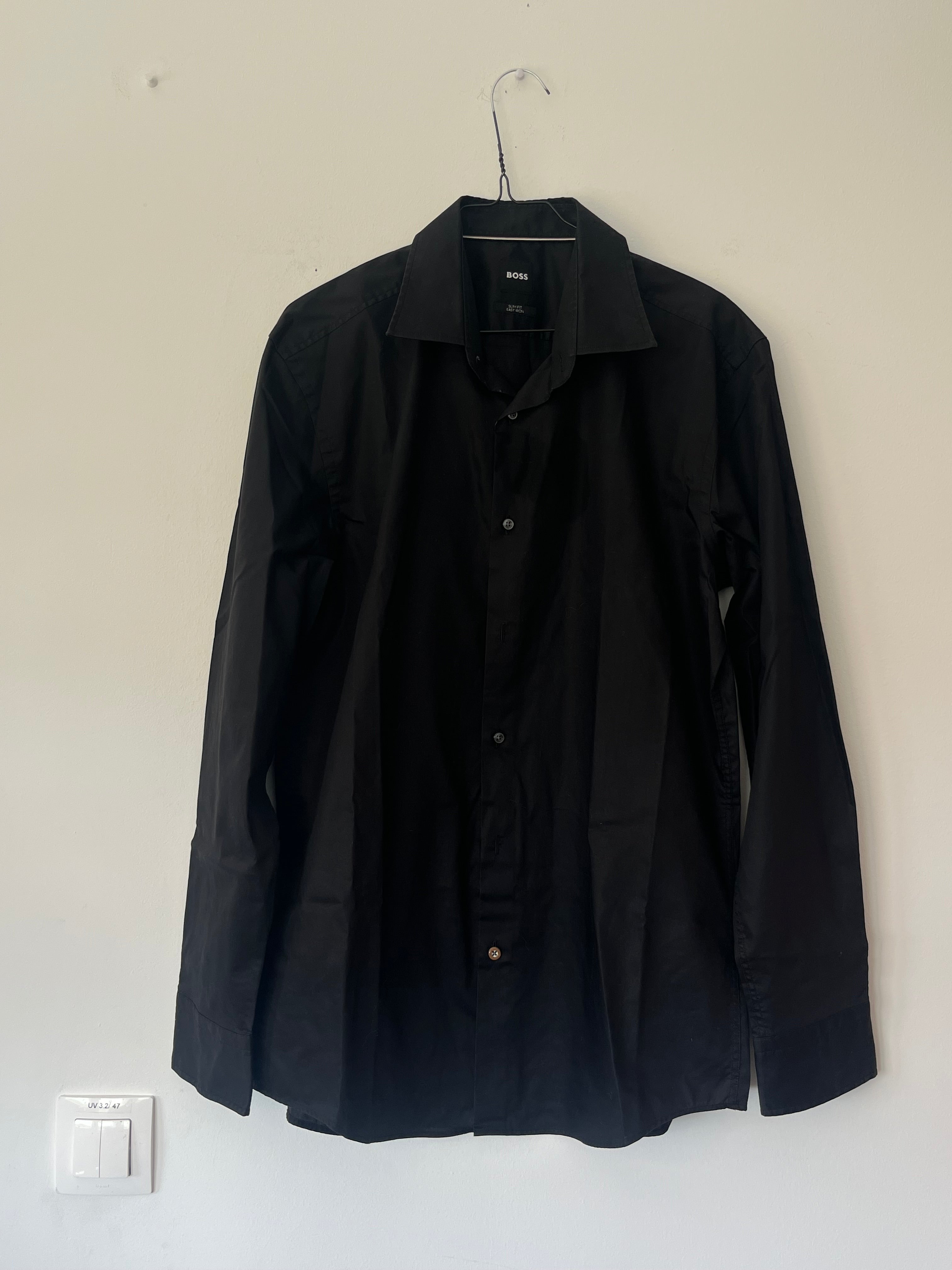 BOSS Men’s Slim Fit Easy-Iron Dress Shirt – Black, 42 L / 16.5, Very Good