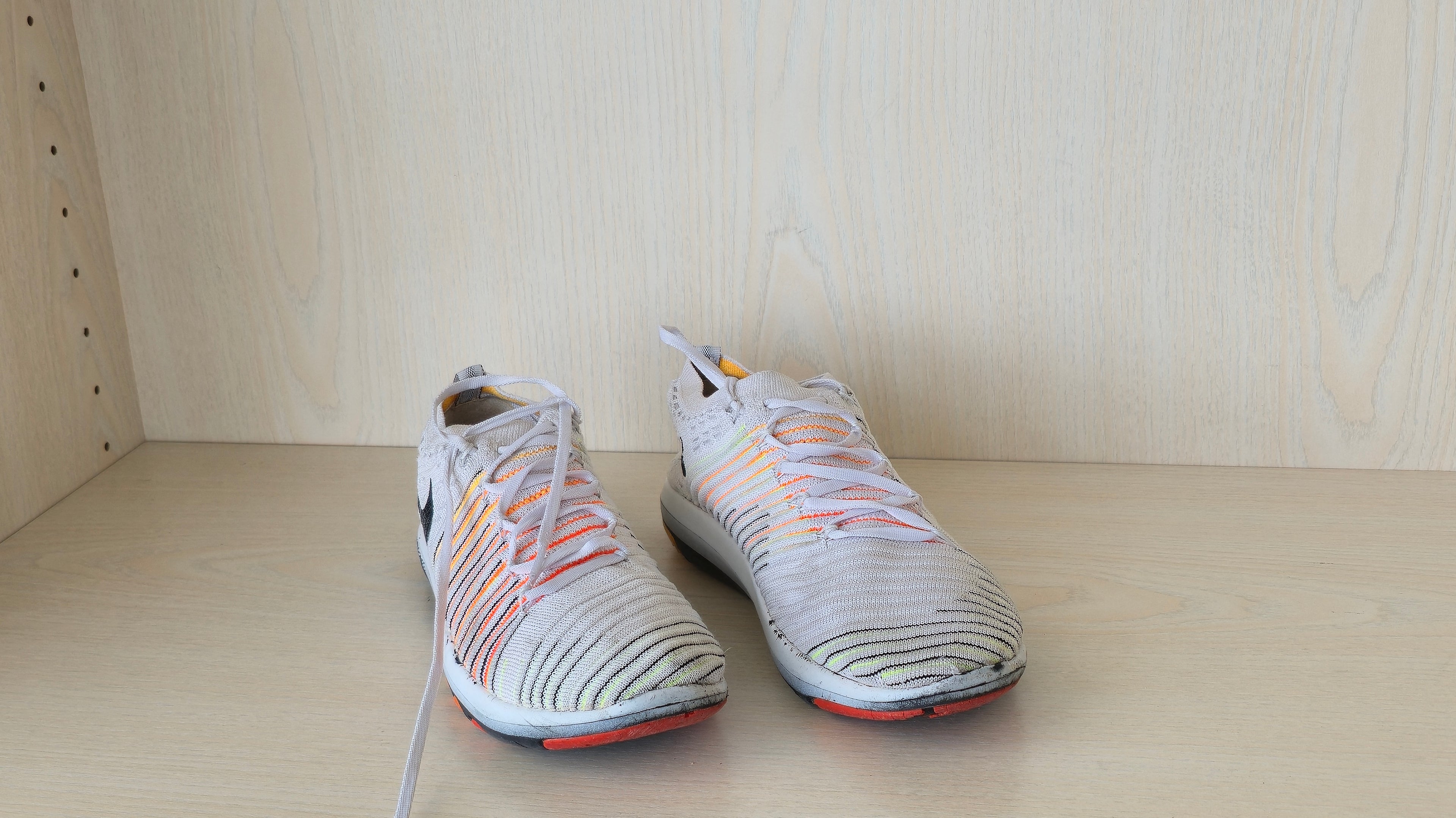 Nike Free Transform Flyknit | Weiß/Bunt | EU 36 | Gebraucht | Authentisch