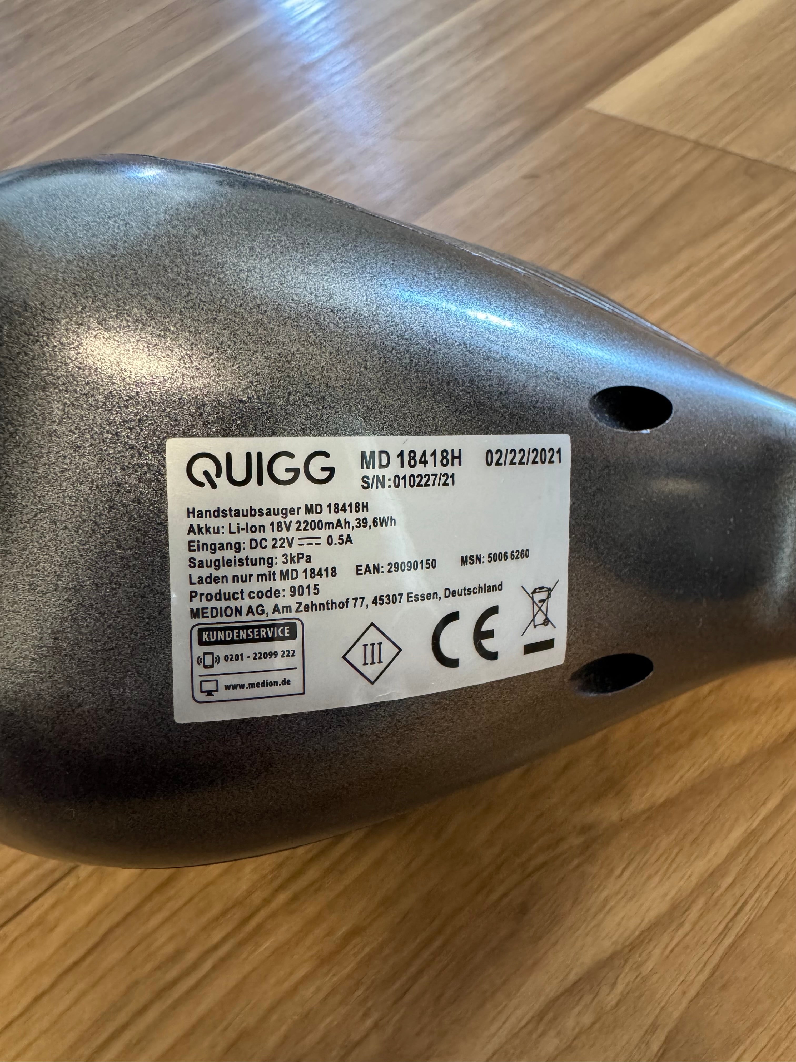Quigg Cordless 2-in-1 Stick & Hand Vacuum, White, Good Condition