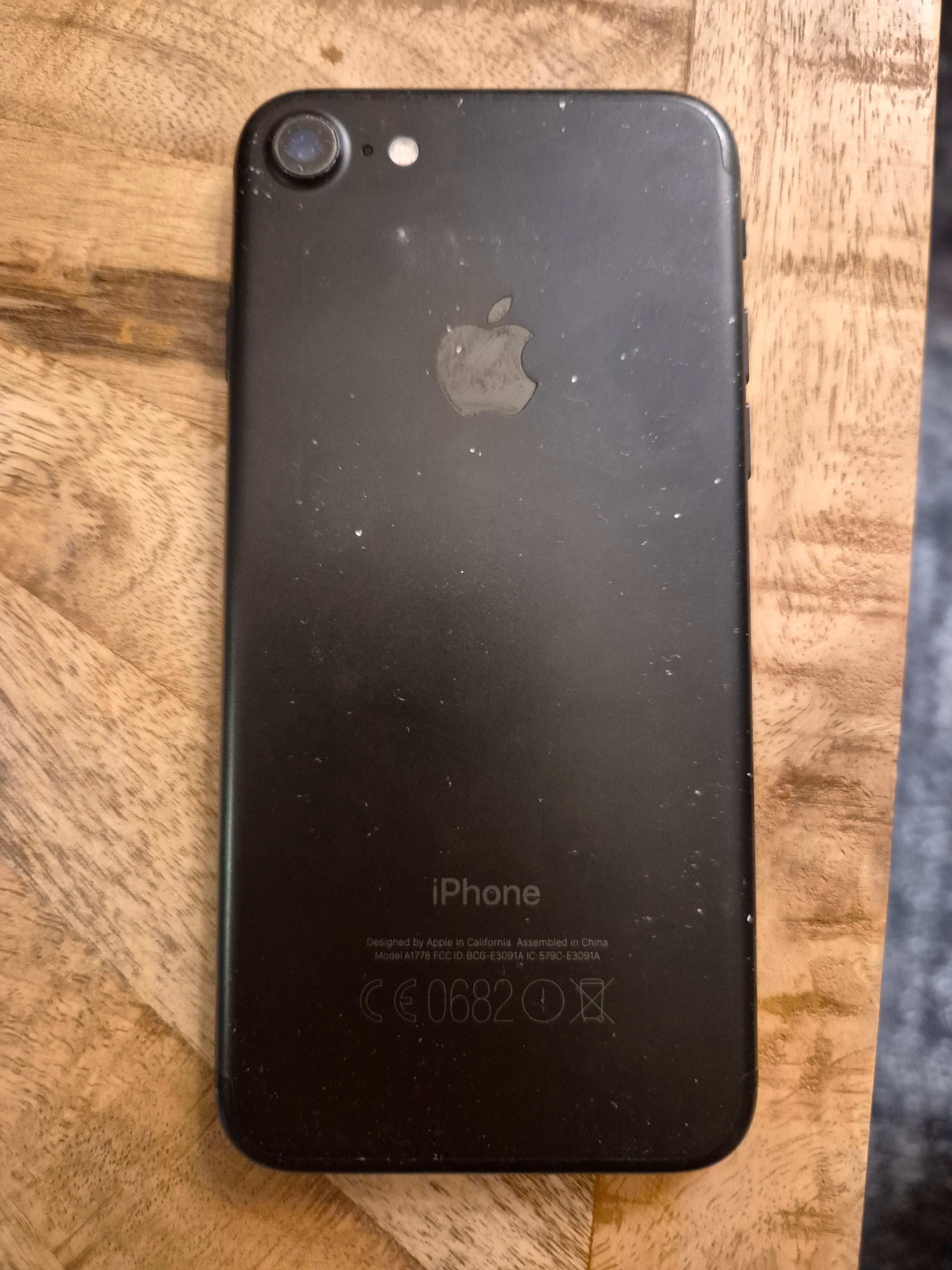 Apple iPhone 7 32GB Black | Unlocked | Non-functional | For Parts