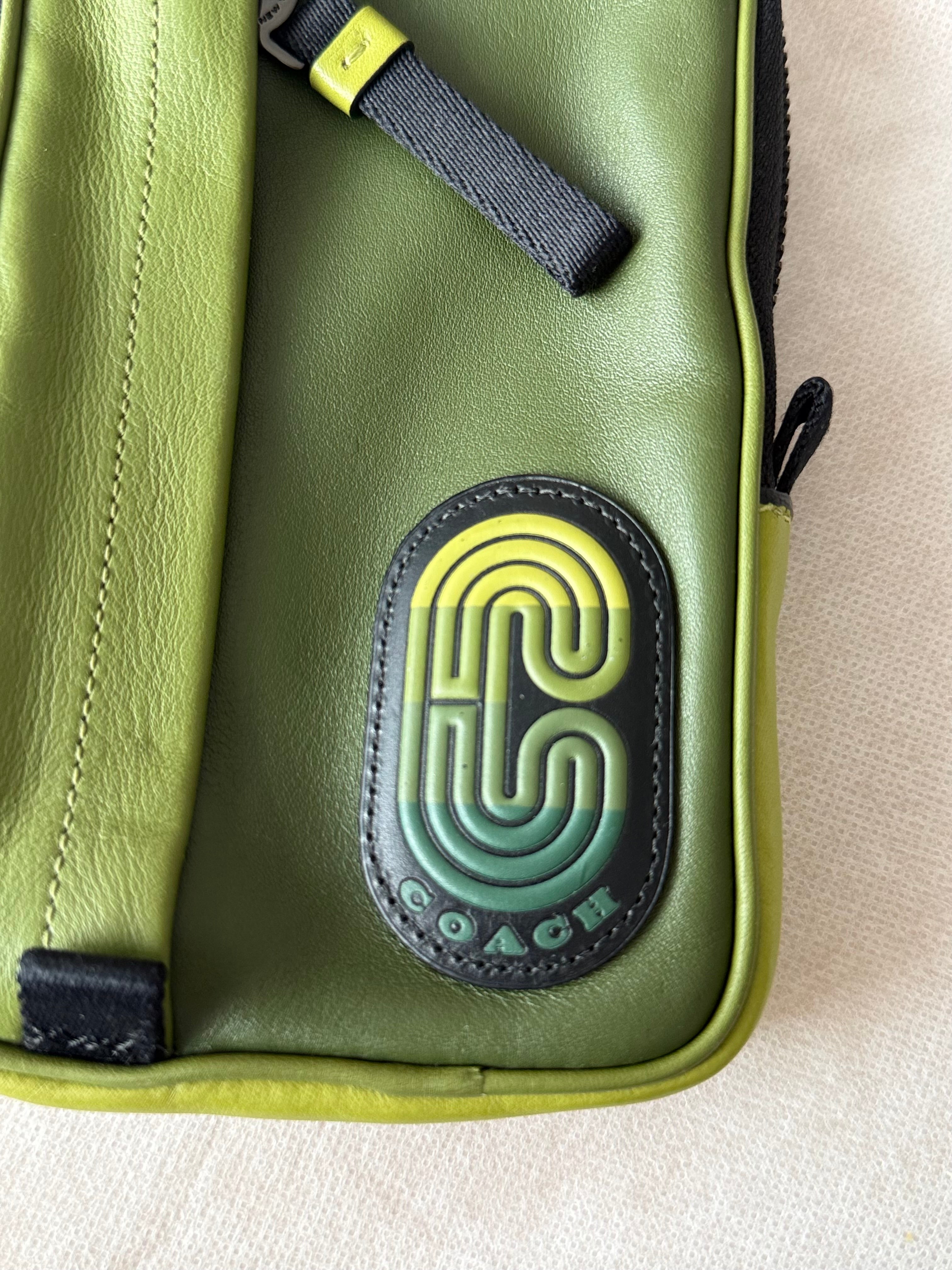 Coach Hybrid Leder Patch Pouch – Grün Multi, Klein, Sehr Gut
