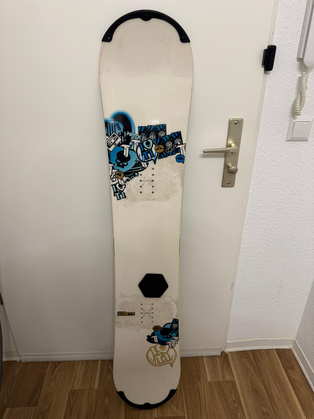 Nitro T1 Women’s 148cm Snowboard | Freestyle Twin Tip | White/Blue/Black