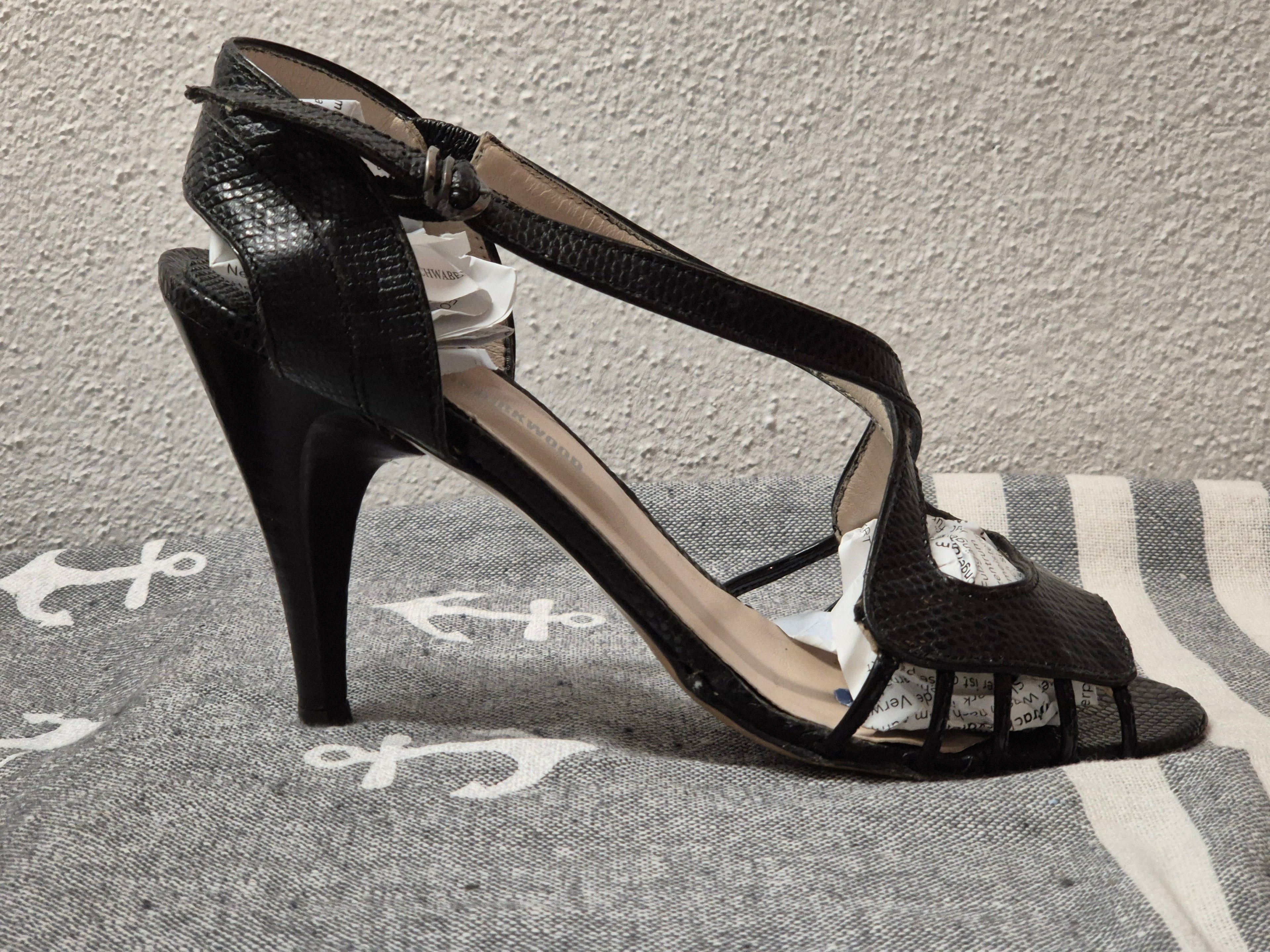Nicholas Kirkwood Sandalen Schwarz Leder Gr. 37.5 – Guter Zustand