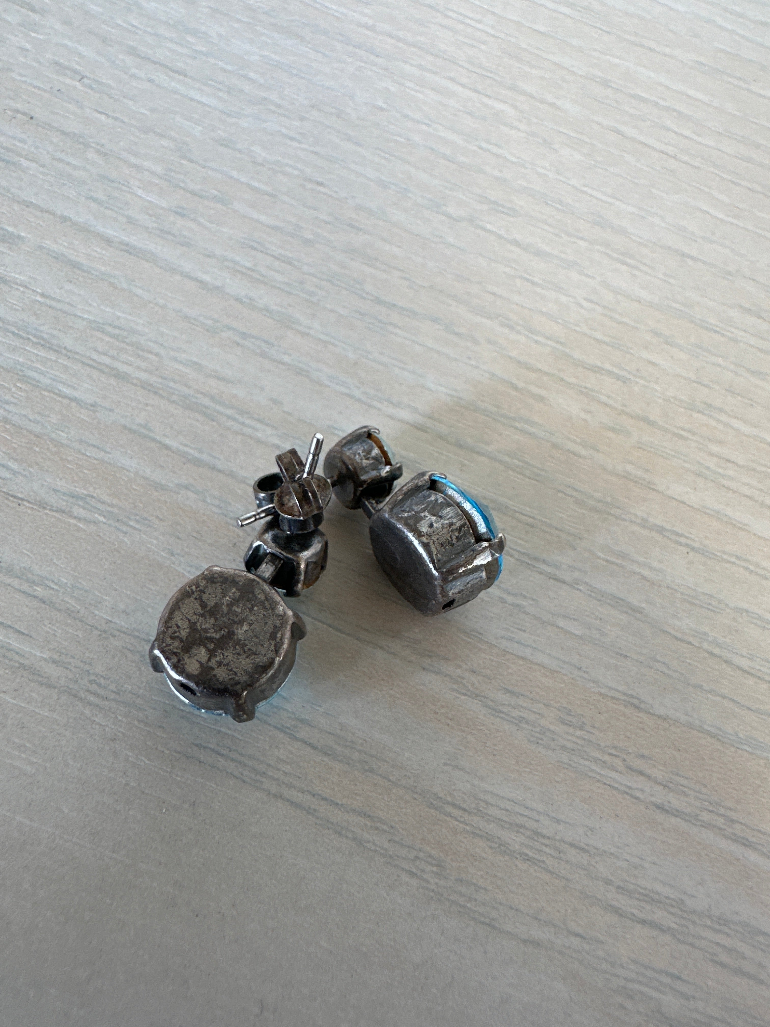 Vintage aqua blue double-crystal stud earrings, antique bronze, good condition