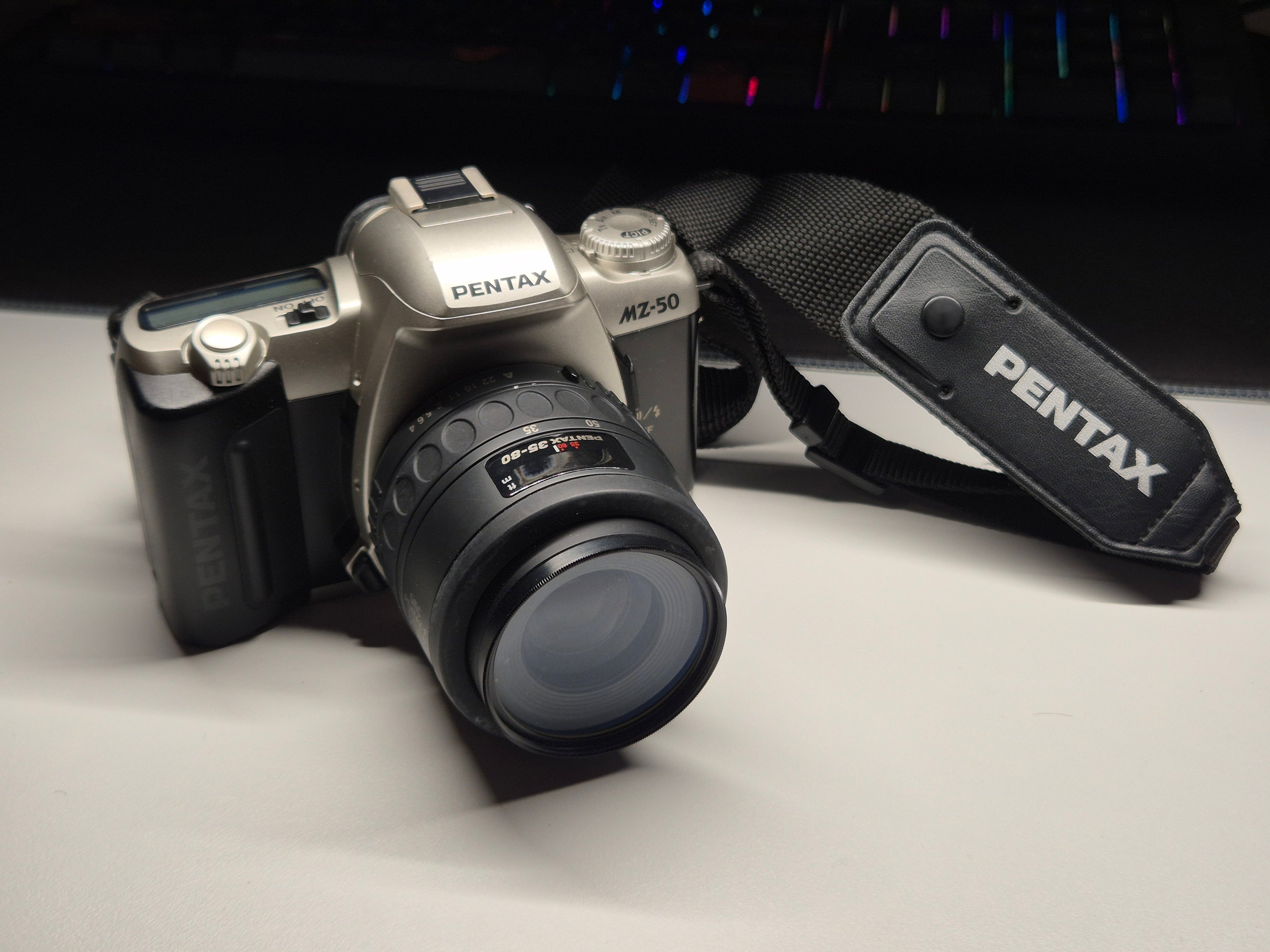 Pentax MZ-50 35mm SLR Silber mit 35-80mm Objektiv, Tasche & Anleitung – VGC