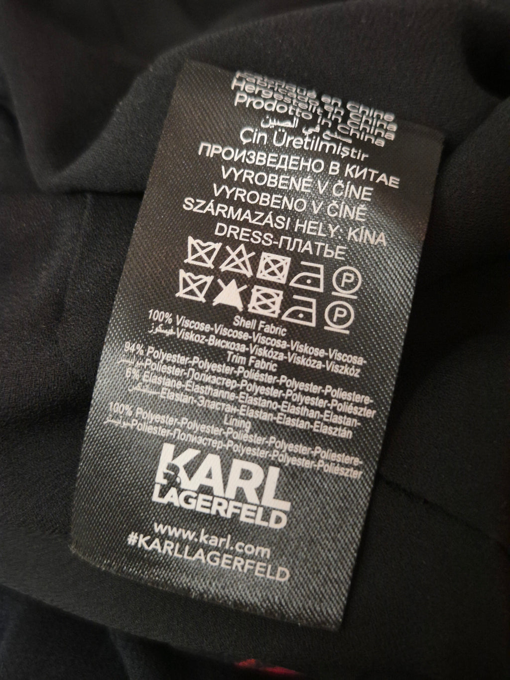 Karl Lagerfeld Plissiertes Blumen Maxikleid, XS (IT 38/FR 34), Schwarz/Rot, Sehr Gut