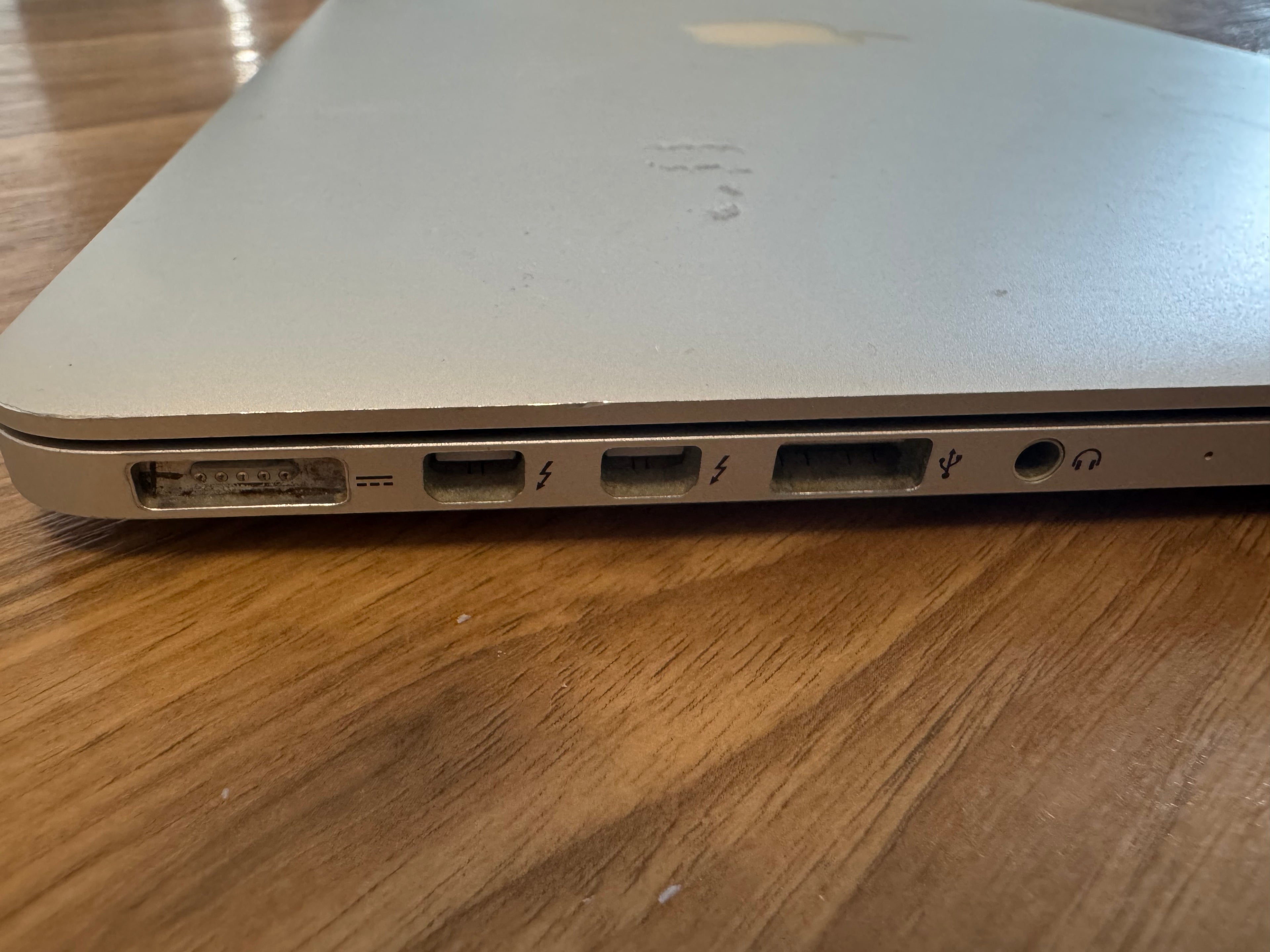 Apple MacBook Pro 13 Retina – i5 / 8GB / 256GB SSD, Silber, guter Zustand