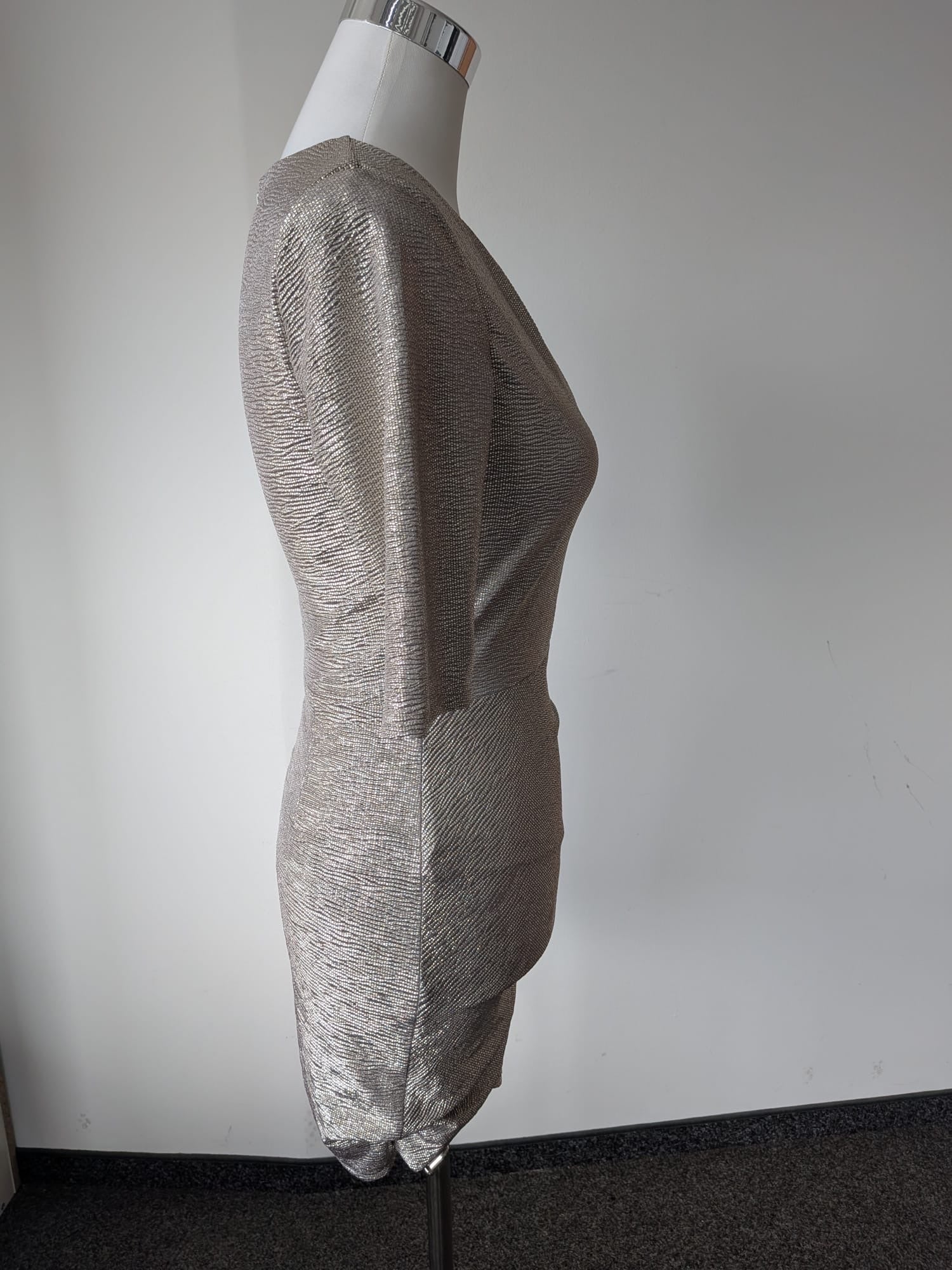 Alice + Olivia silver metallic ruched mini dress US 4 / EU 36 Very Good