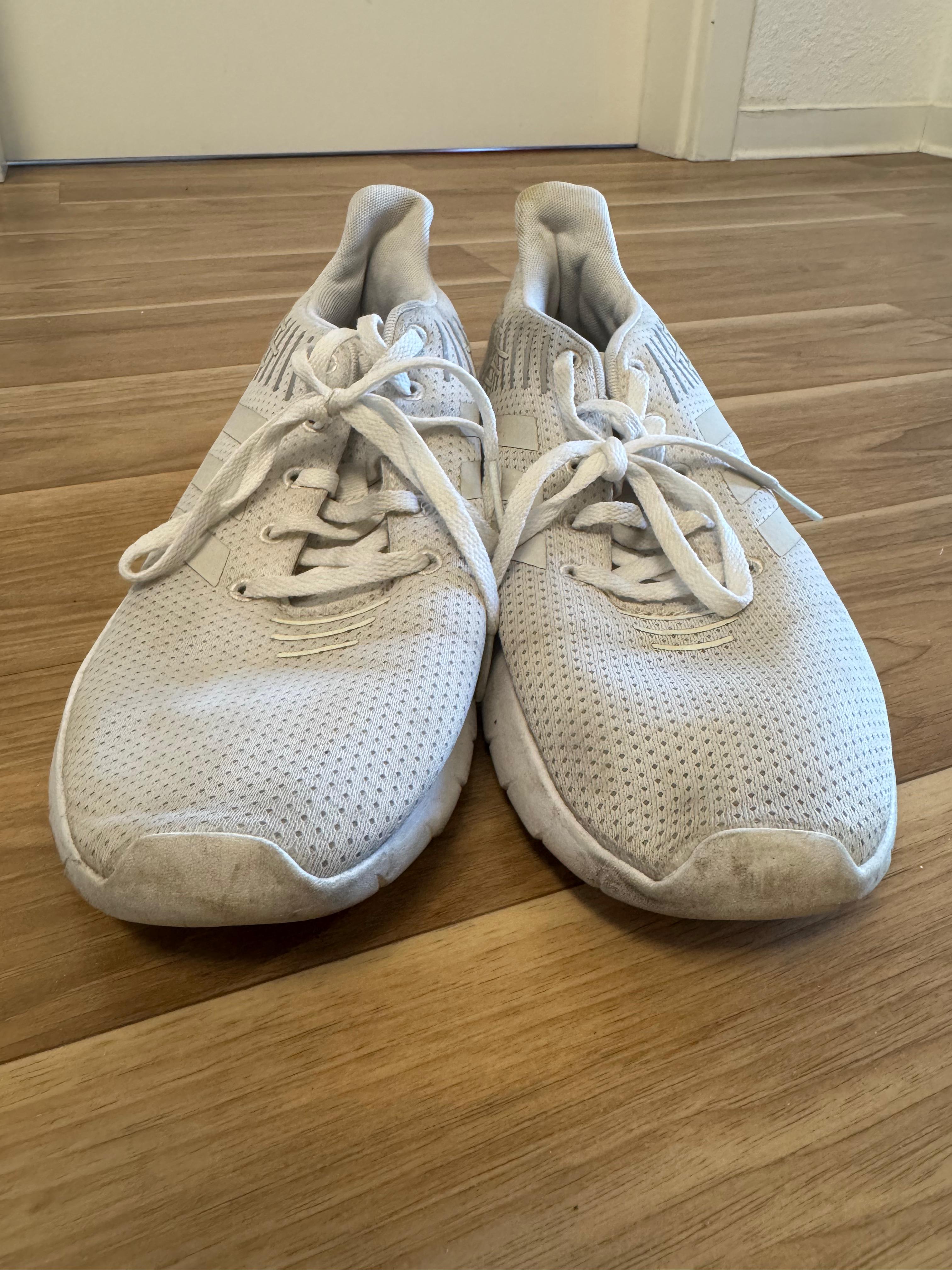 Adidas Lite Racer – US 8 / EU 40 – Beige – Guter Zustand