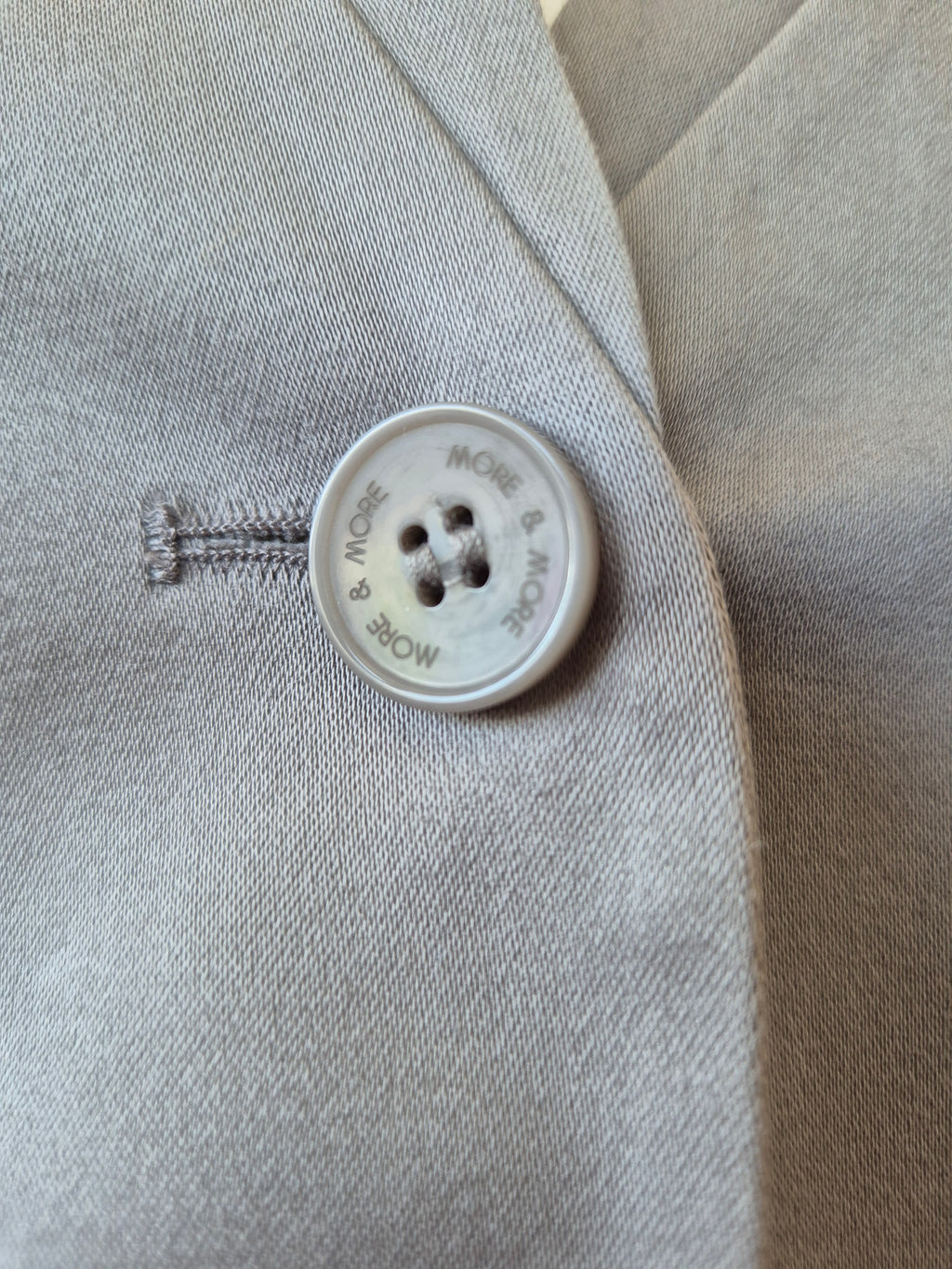 NEU! More & More Blazer Grau Gr. 34 – Business Chic, UVP €99,99