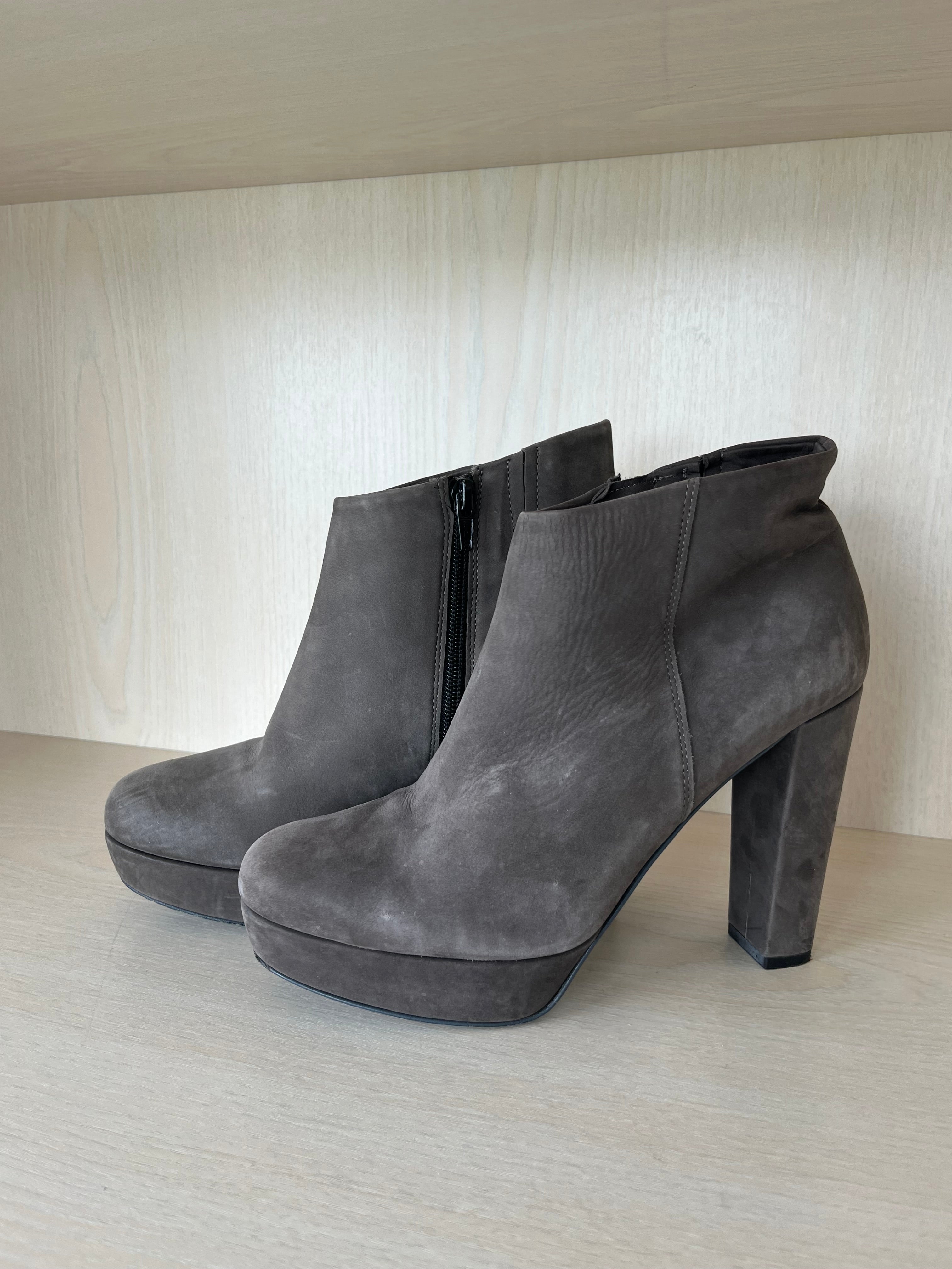 Kennel & Schmenger Ankle Boots – Veloursleder, Taupe, Gr. 38, Sehr Gut