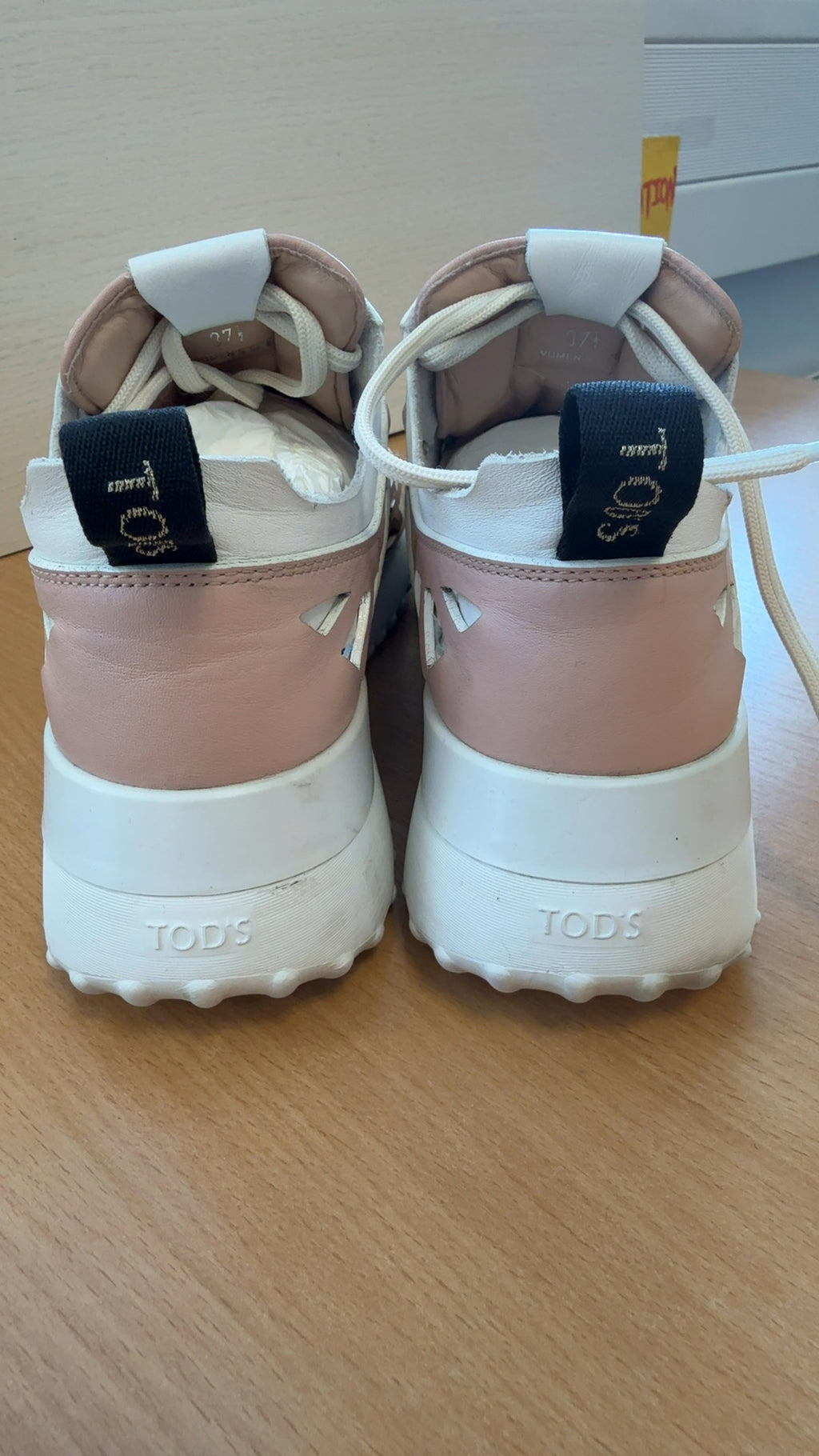 Tod’s Cut-Out Leder Sneakers Blush Pink EU 37.5 Sehr Gut