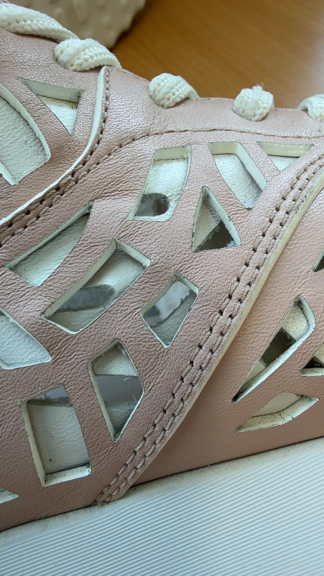 Tod’s Cut-Out Leder Sneakers Blush Pink EU 37.5 Sehr Gut