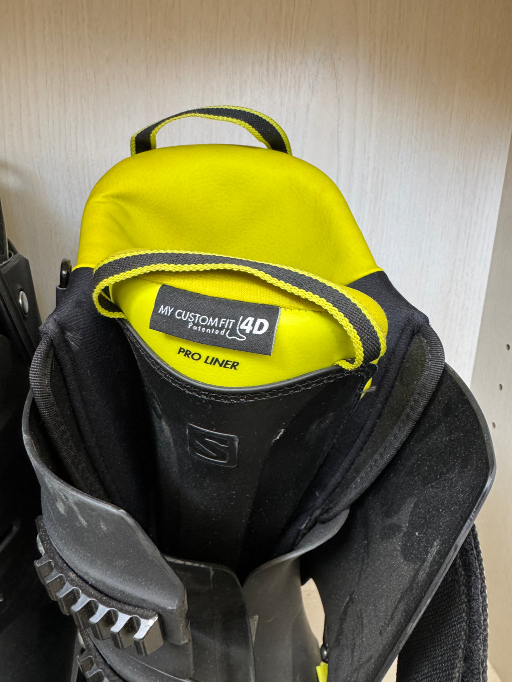 Salomon S/Pro 110 Herren Skischuhe – Größe 29, Schwarz/Gelb, sehr guter Zustand