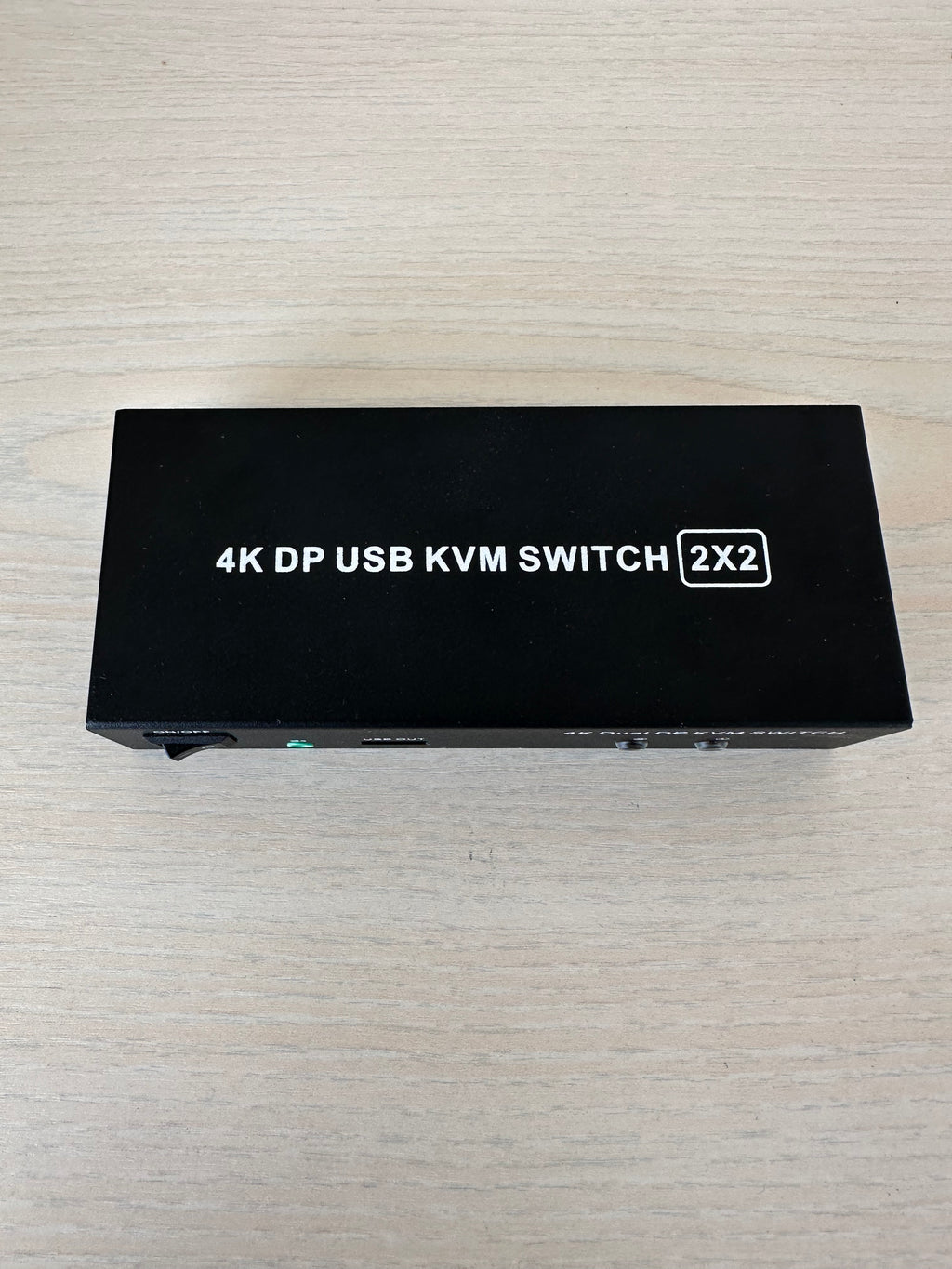 4K Dual DisplayPort 2x2 KVM Switch USB Audio Schwarz Kompakt Sehr Gut